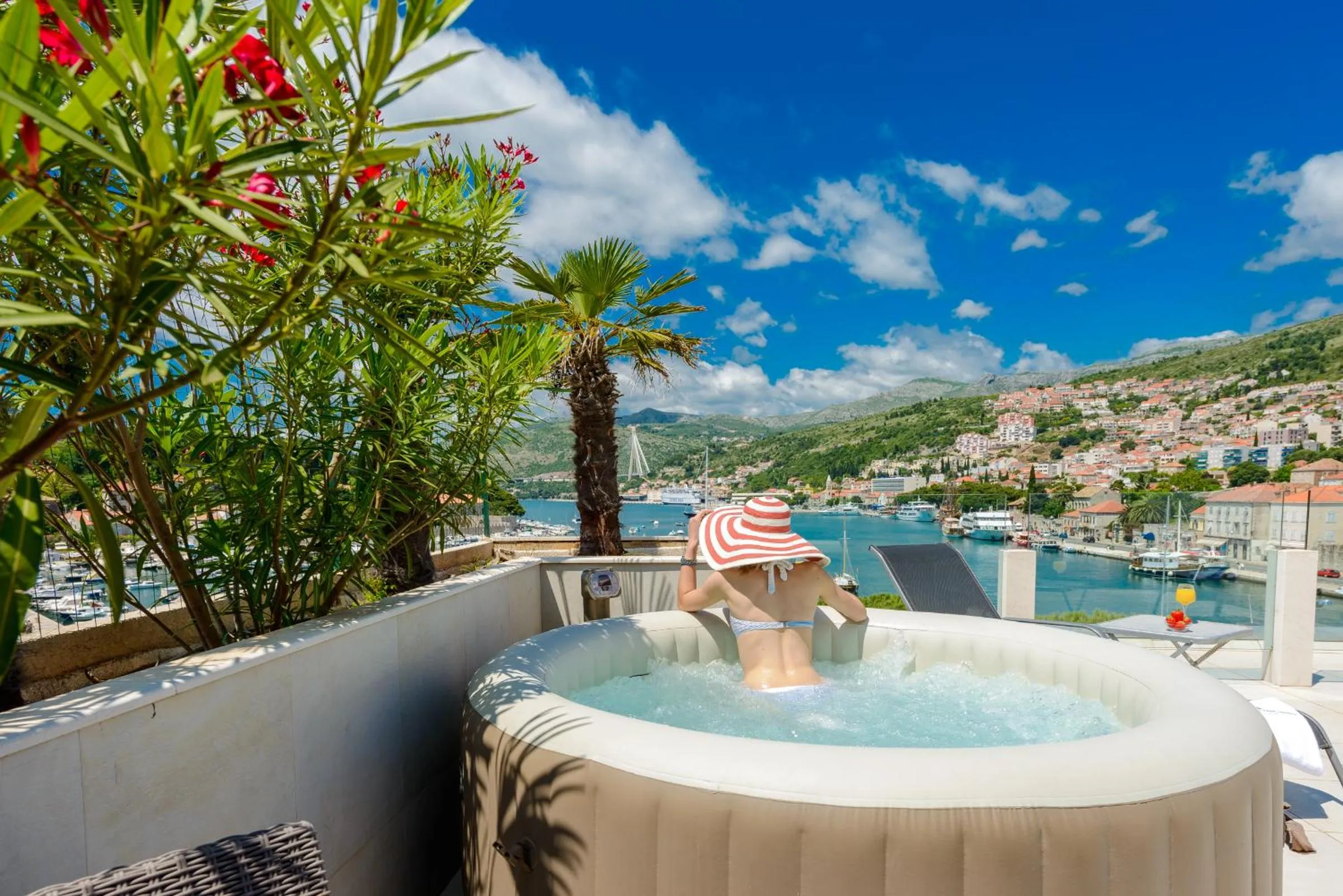 Hot Tub in Adriatic Deluxe Apartments
