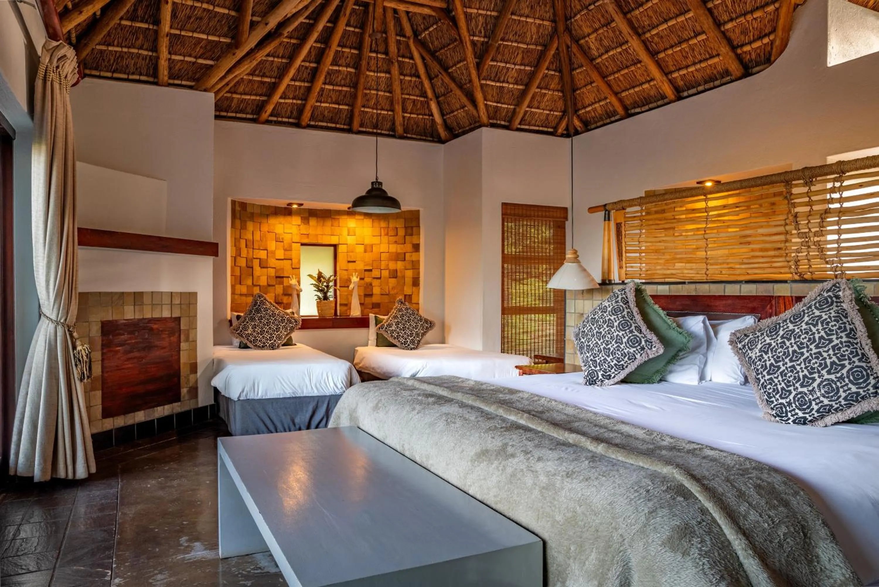 Bedroom, Bed in Muluwa Lodge