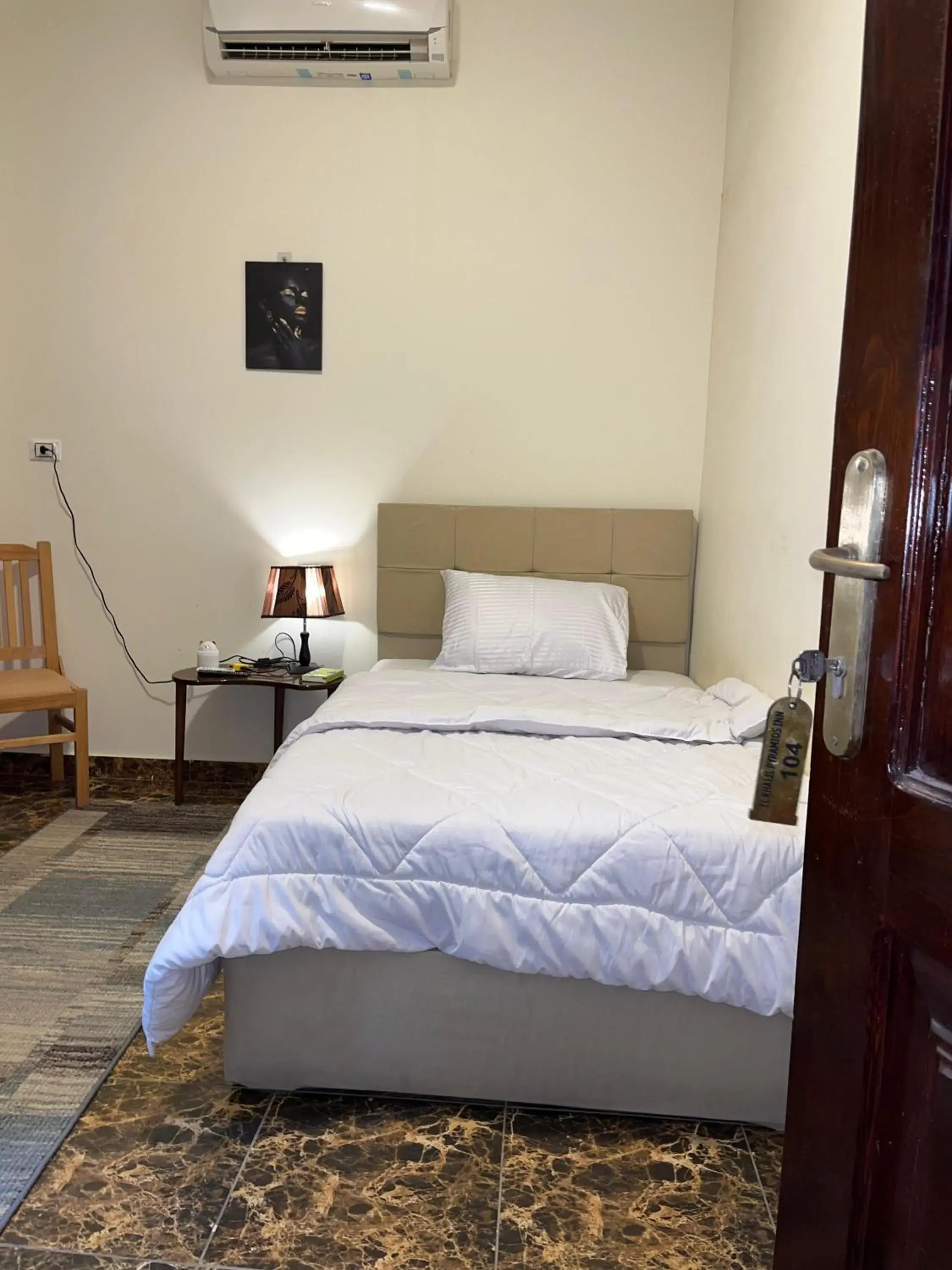 Single Room in El Khalil Pyramids View Inn Single Room in El Khalil Pyramids View Inn