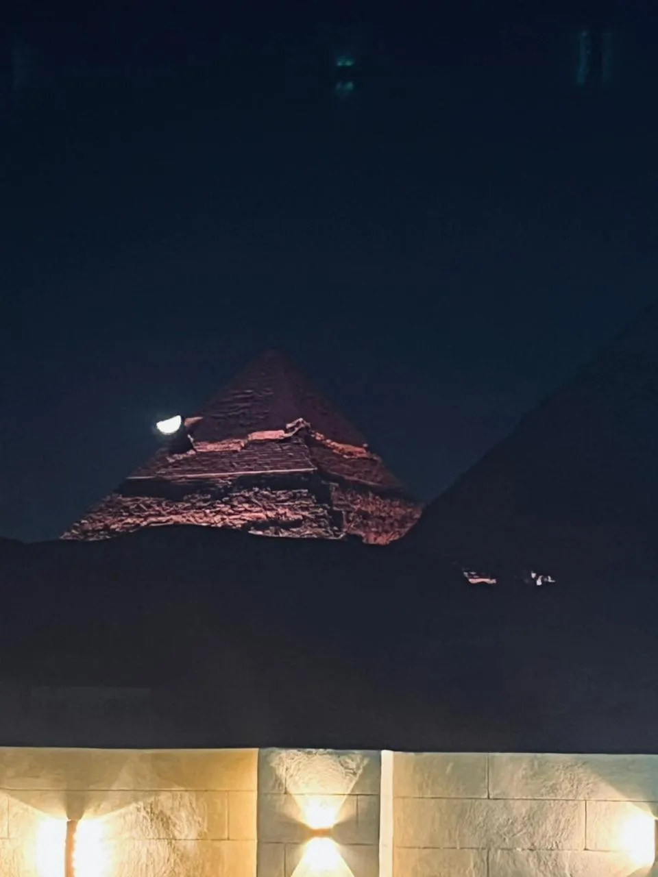 Night in El Khalil Pyramids View Inn