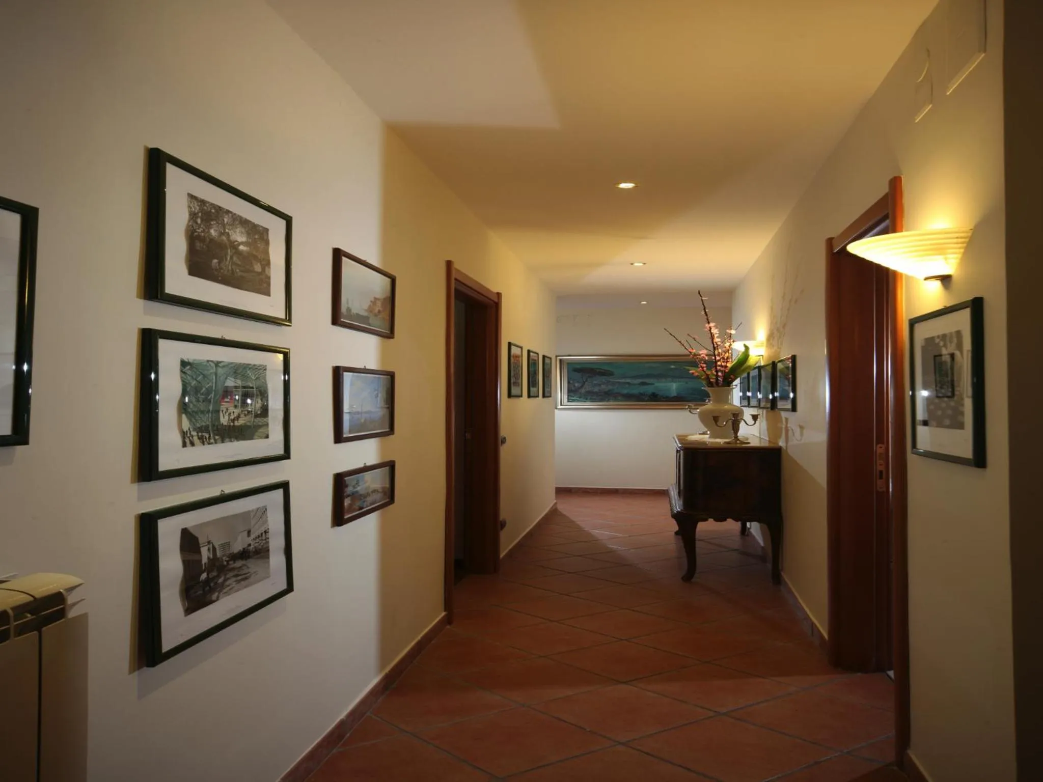 People in Napoli Porta Di Mare