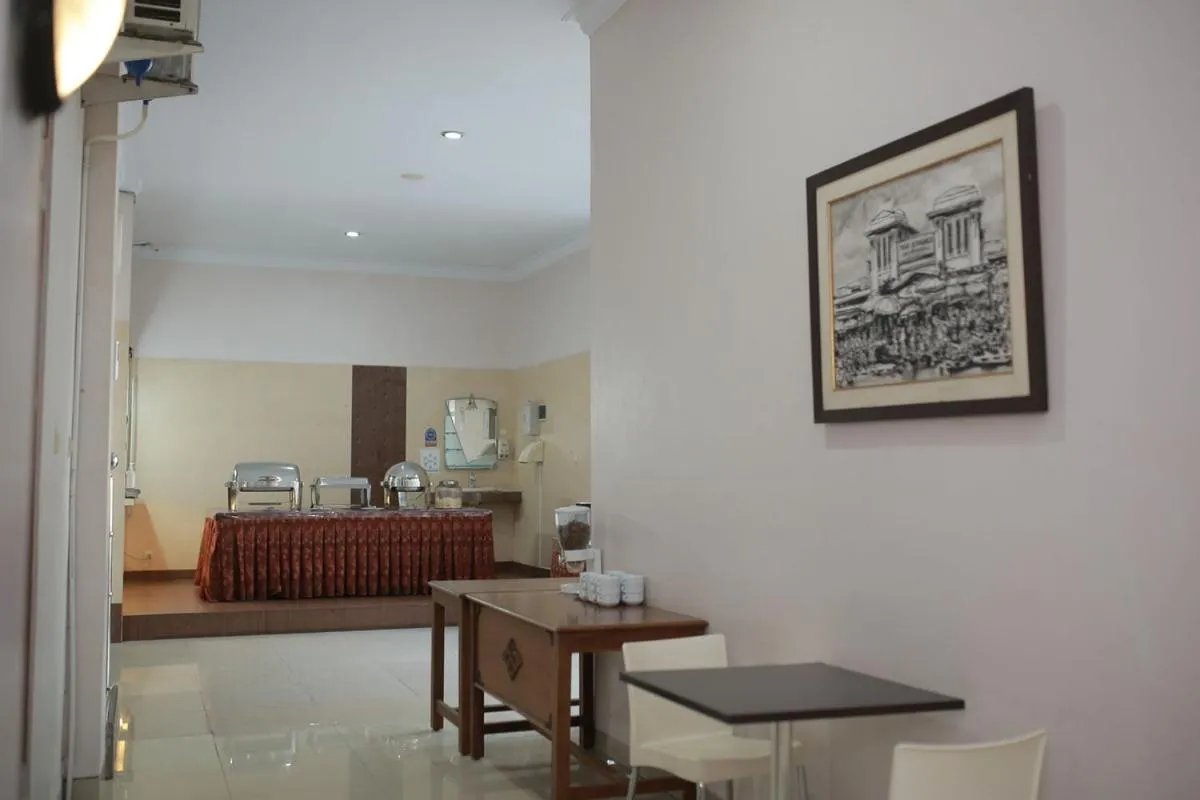 Restaurant/places to eat in WISMA KUSUMA HOTEL