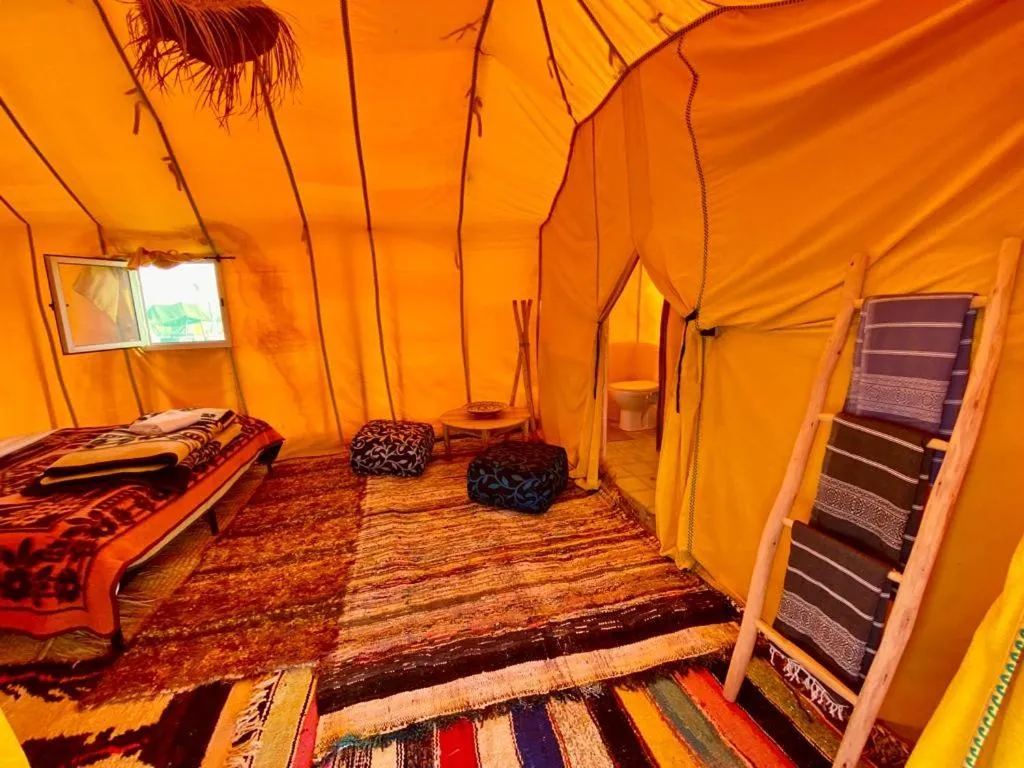 Bed in Tinfou desert camp