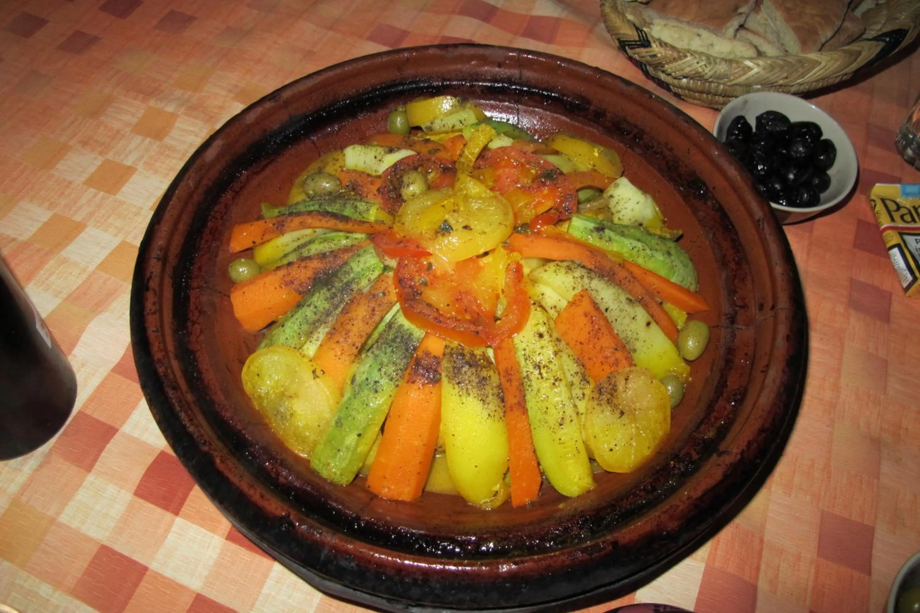 Food in Tinfou desert camp