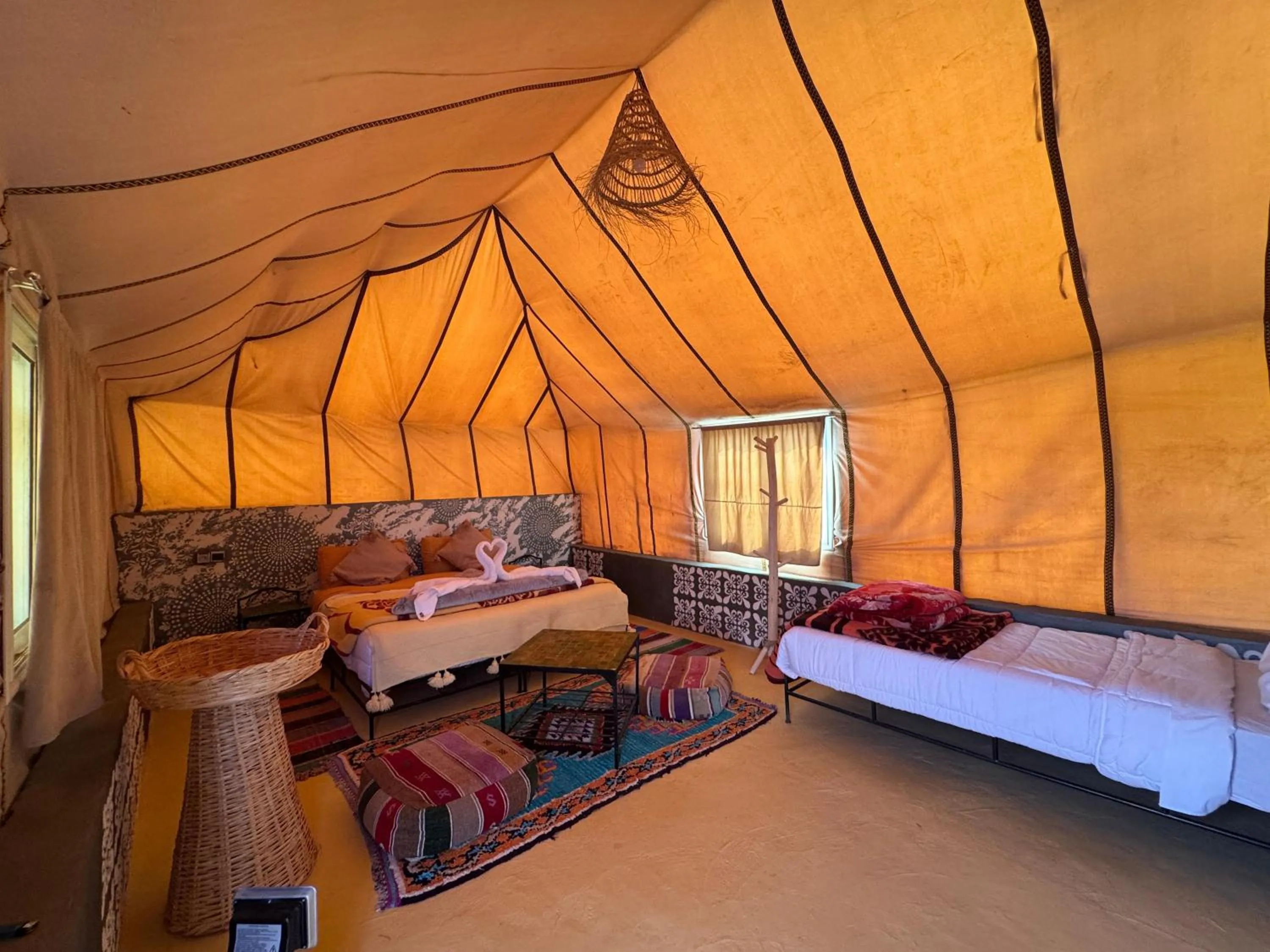 Bed in Tinfou desert camp