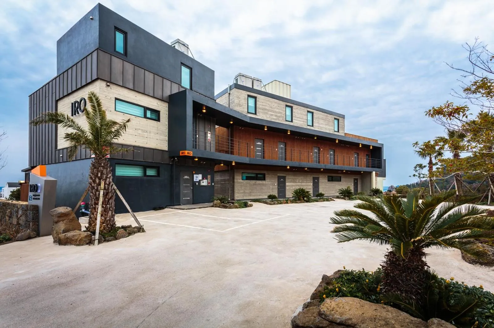 Property building in IRO Jeju