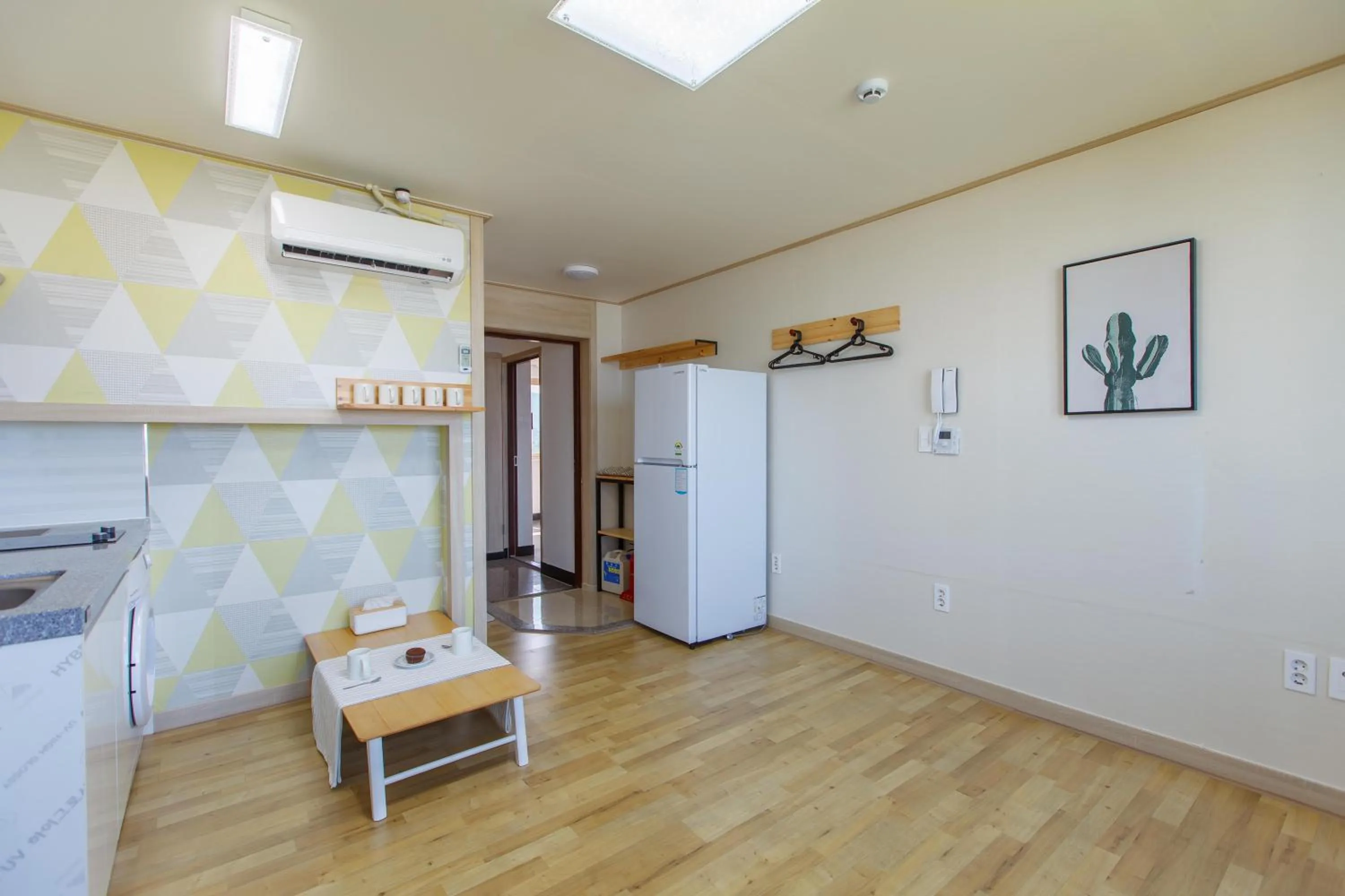 Photo of the whole room in BnSun Pension