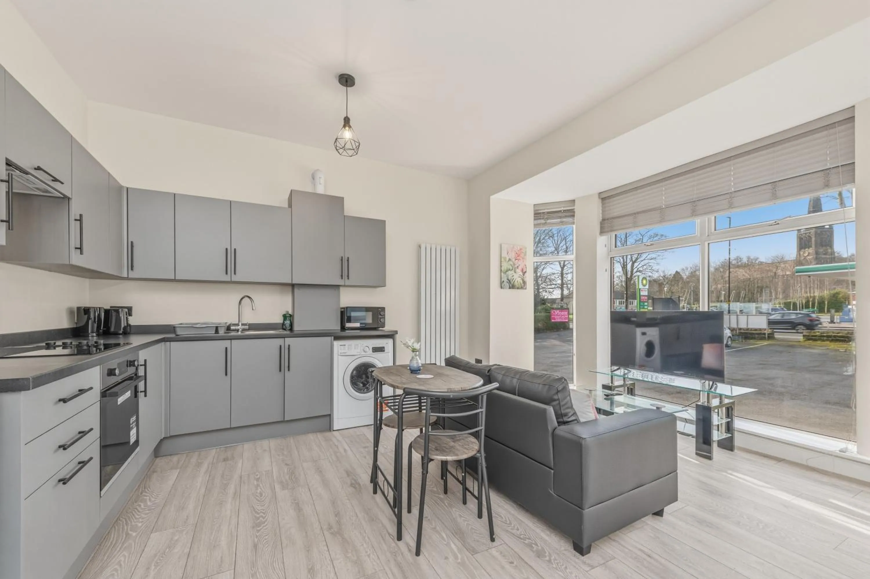 One-Bedroom Premier Apartment in Ascot Grange Hotel - Voujon Resturant