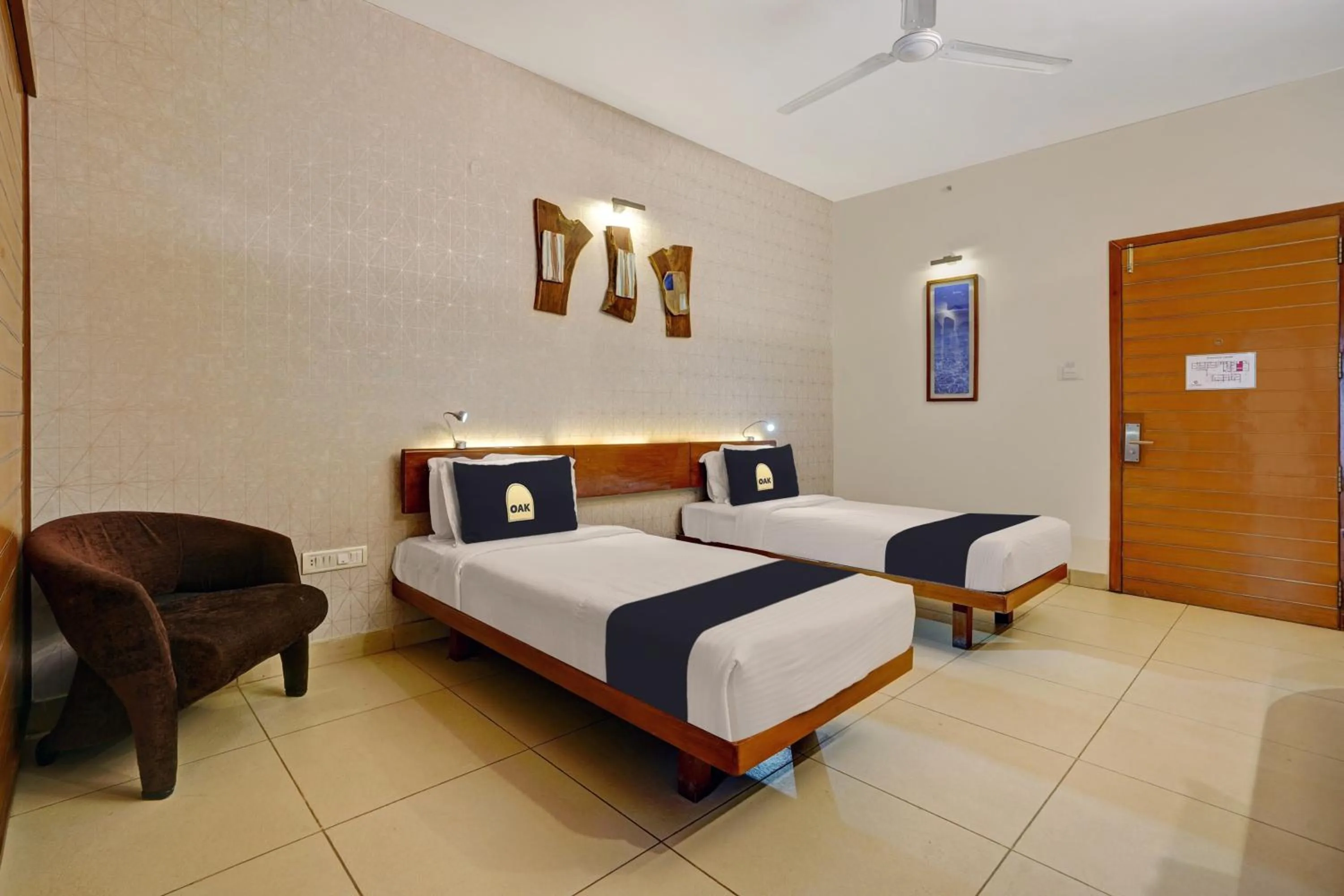 Lobby or reception, Bed in Astra Hotels & Suites - Marathalli