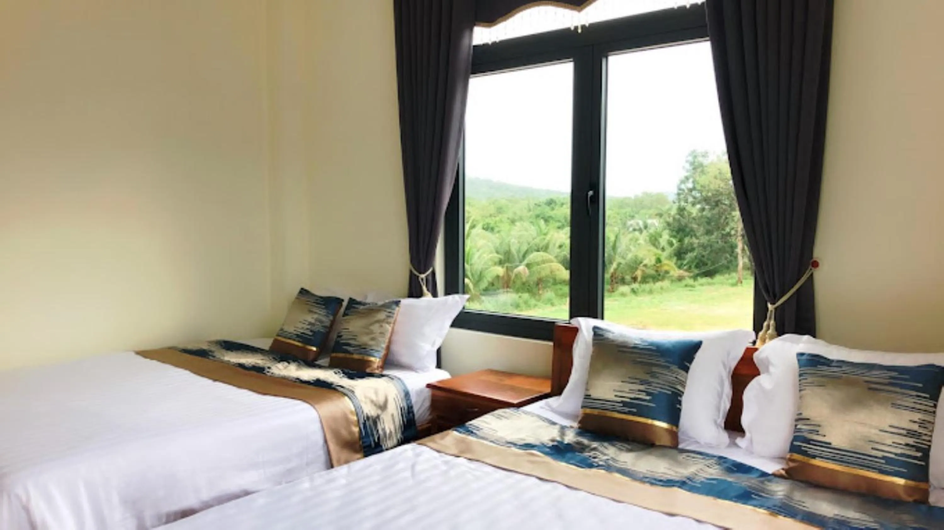 Photo of the whole room, Bed in Hoàng Đô Hotel