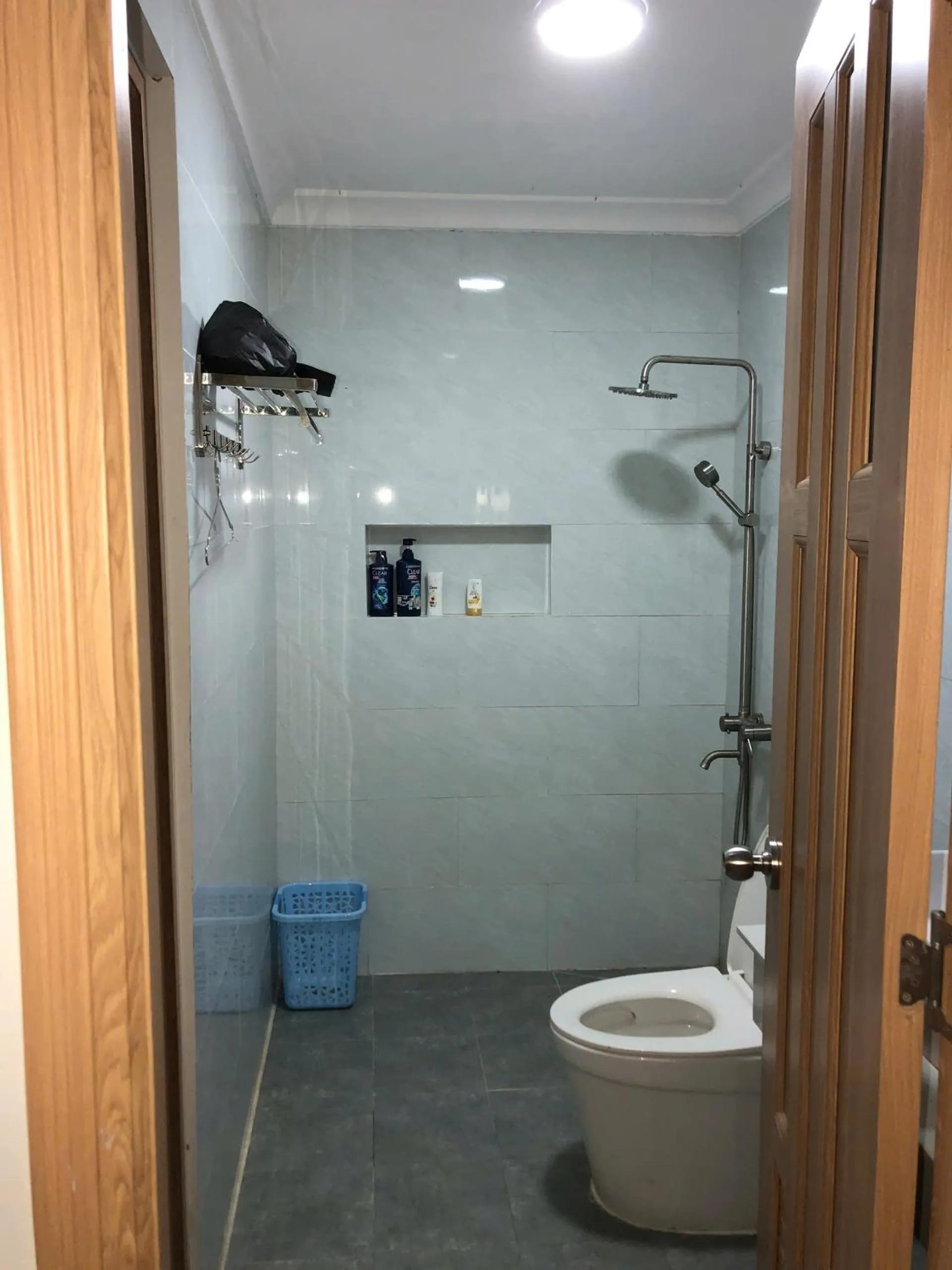 Bathroom in Hoàng Đô Hotel