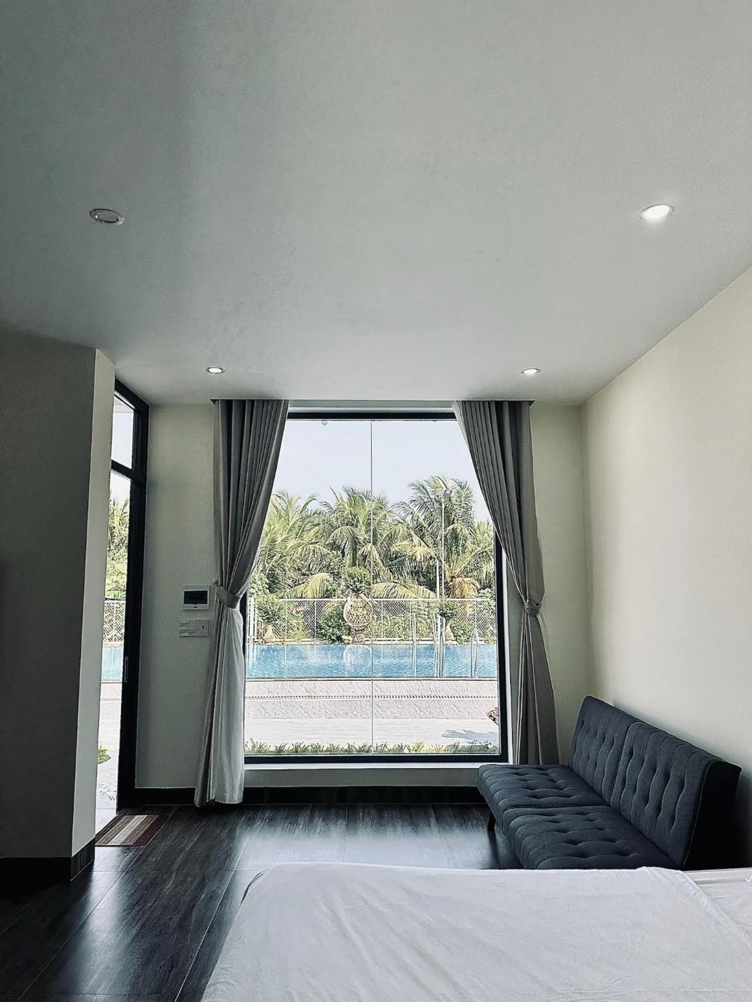Pool view, Bed in Hoàng Đô Hotel