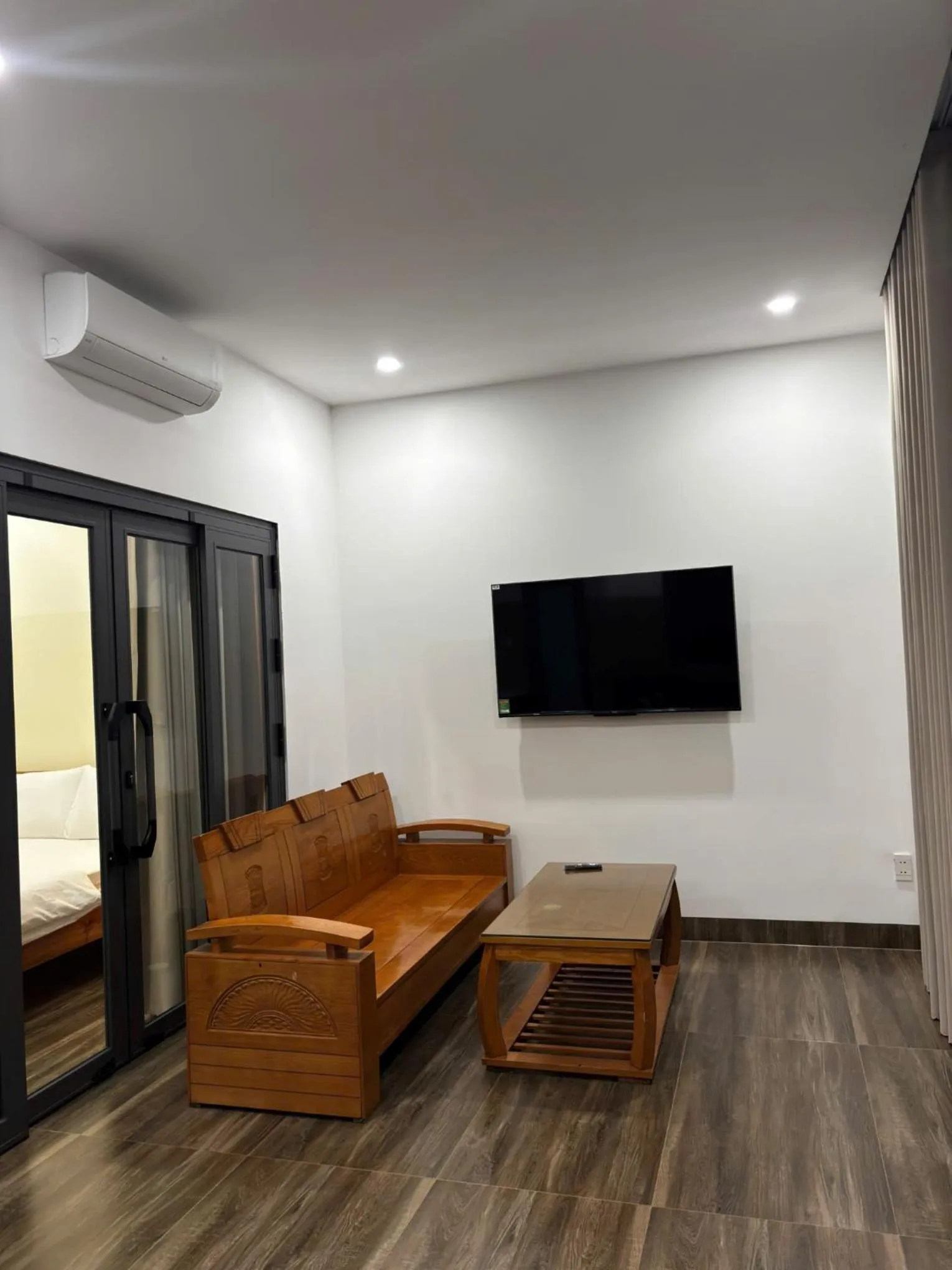 TV and multimedia in Hoàng Đô Hotel