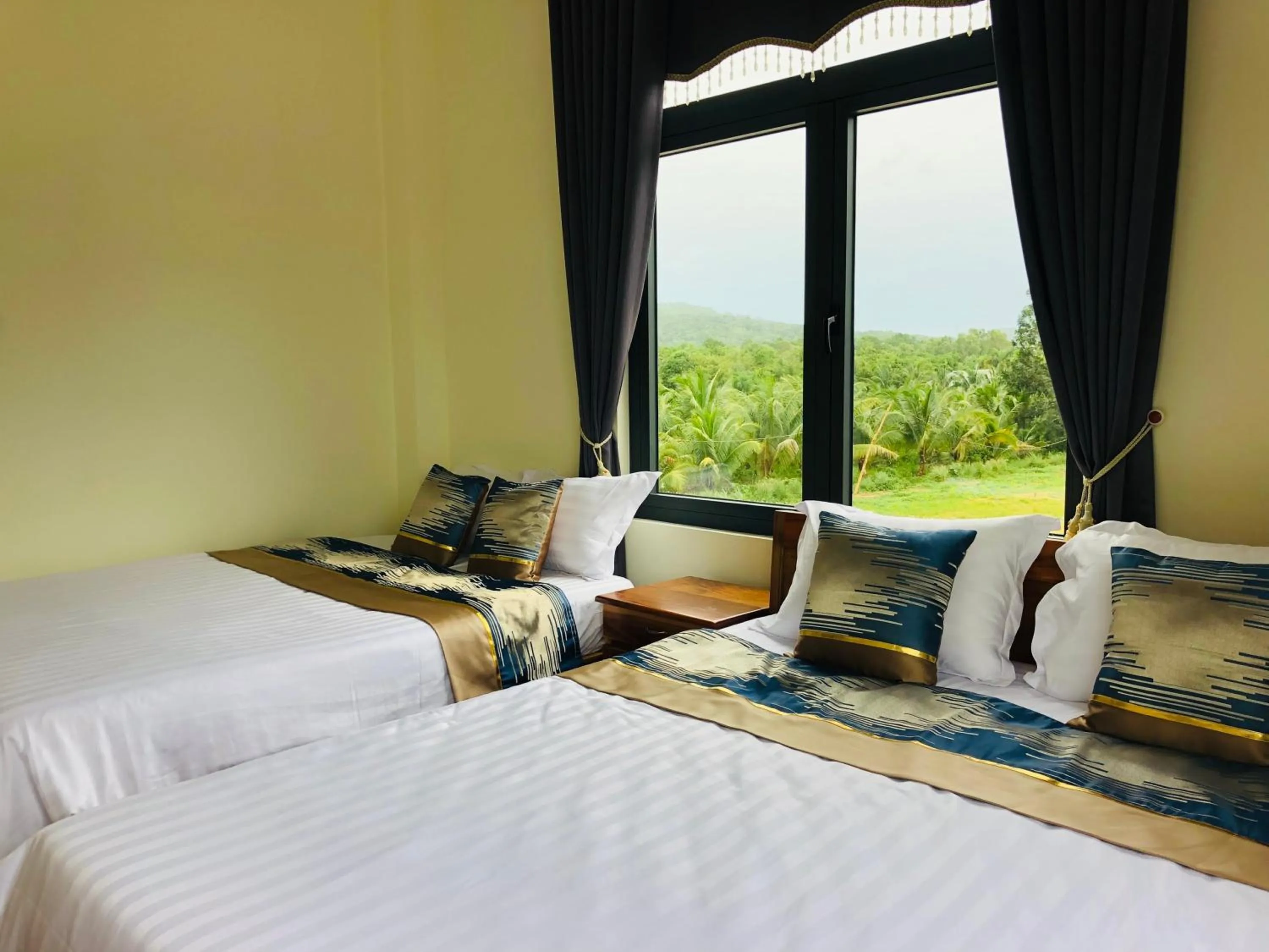 Photo of the whole room, Bed in Hoàng Đô Hotel