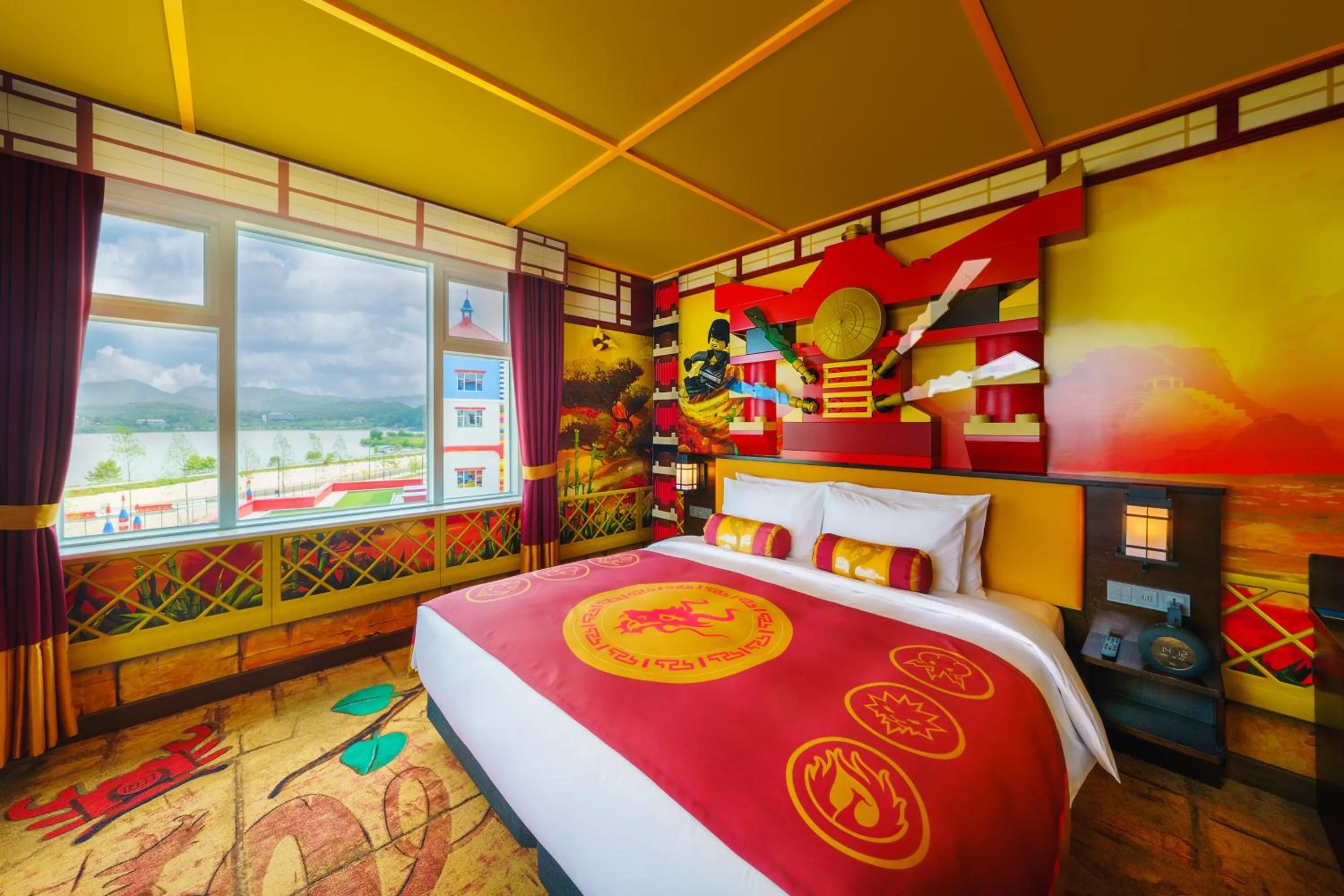 Bed in LEGOLAND Korea Resort Hotel