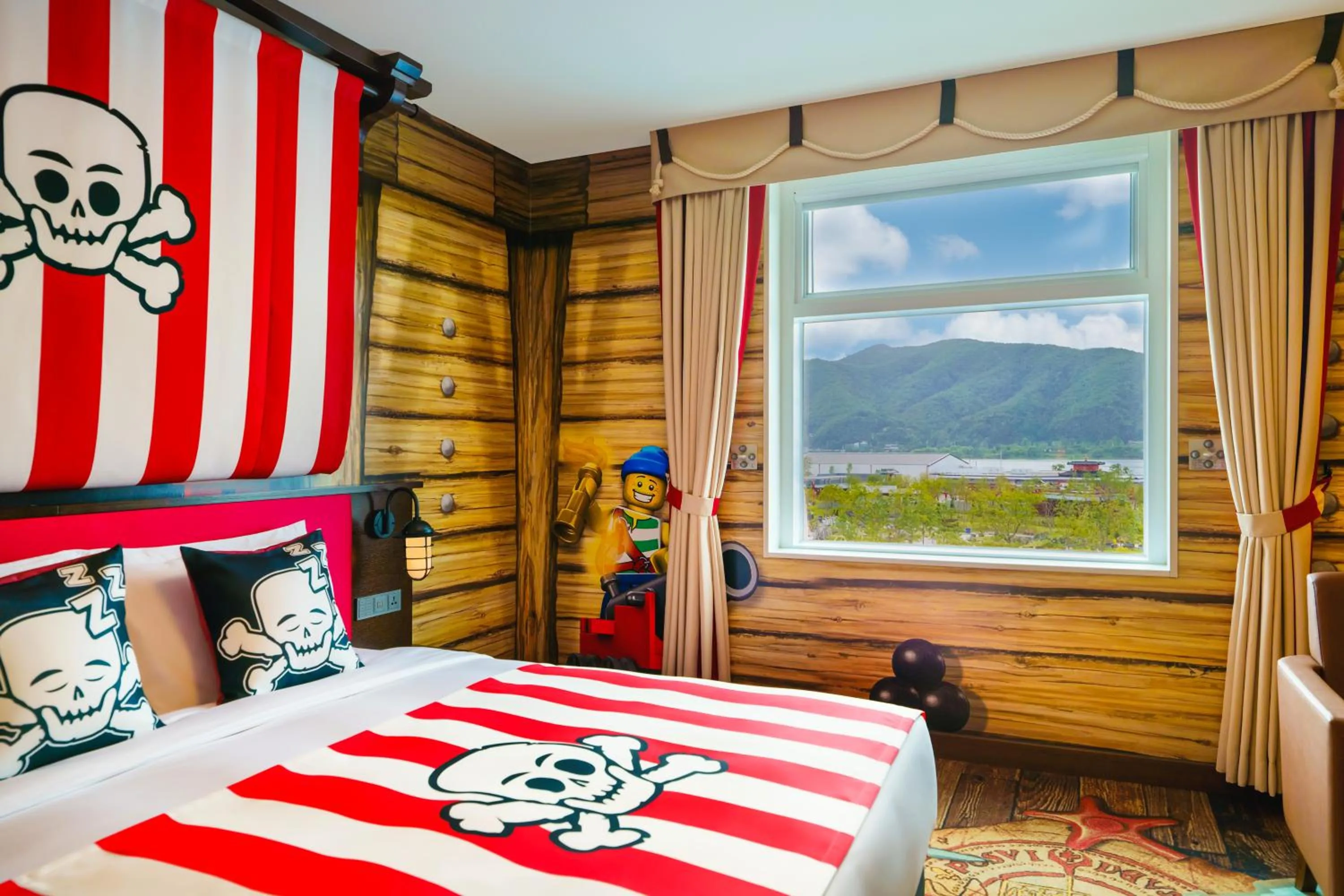 Bed in LEGOLAND Korea Resort Hotel