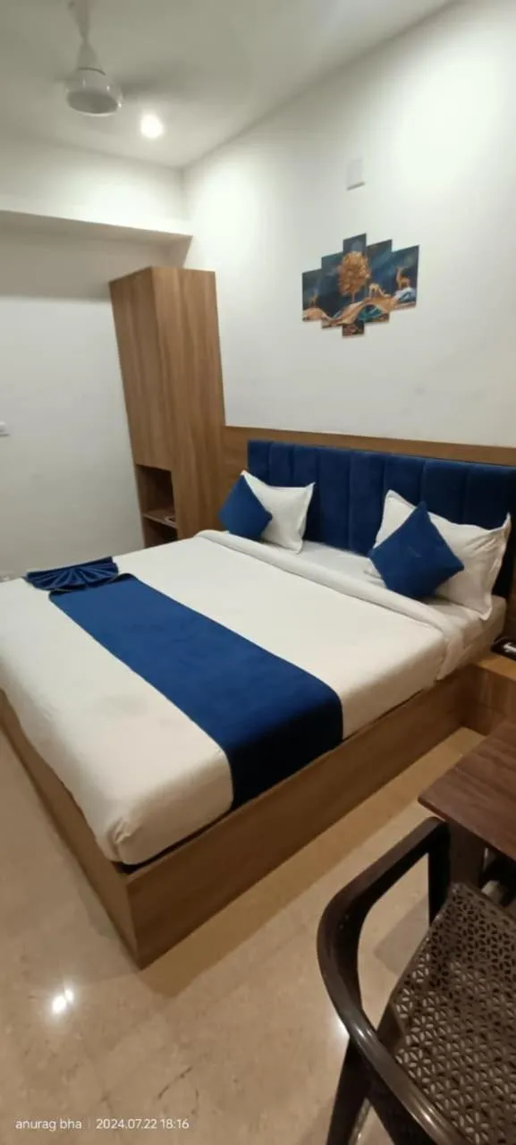 Bedroom in Hotel Raas Inn, New Hotel