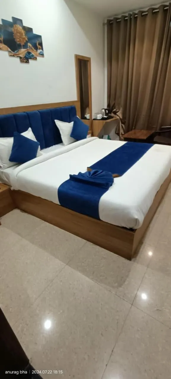 Bedroom in Hotel Raas Inn, New Hotel