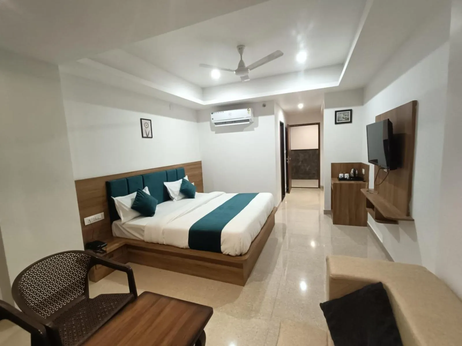 Hotel Raas Inn, New Hotel