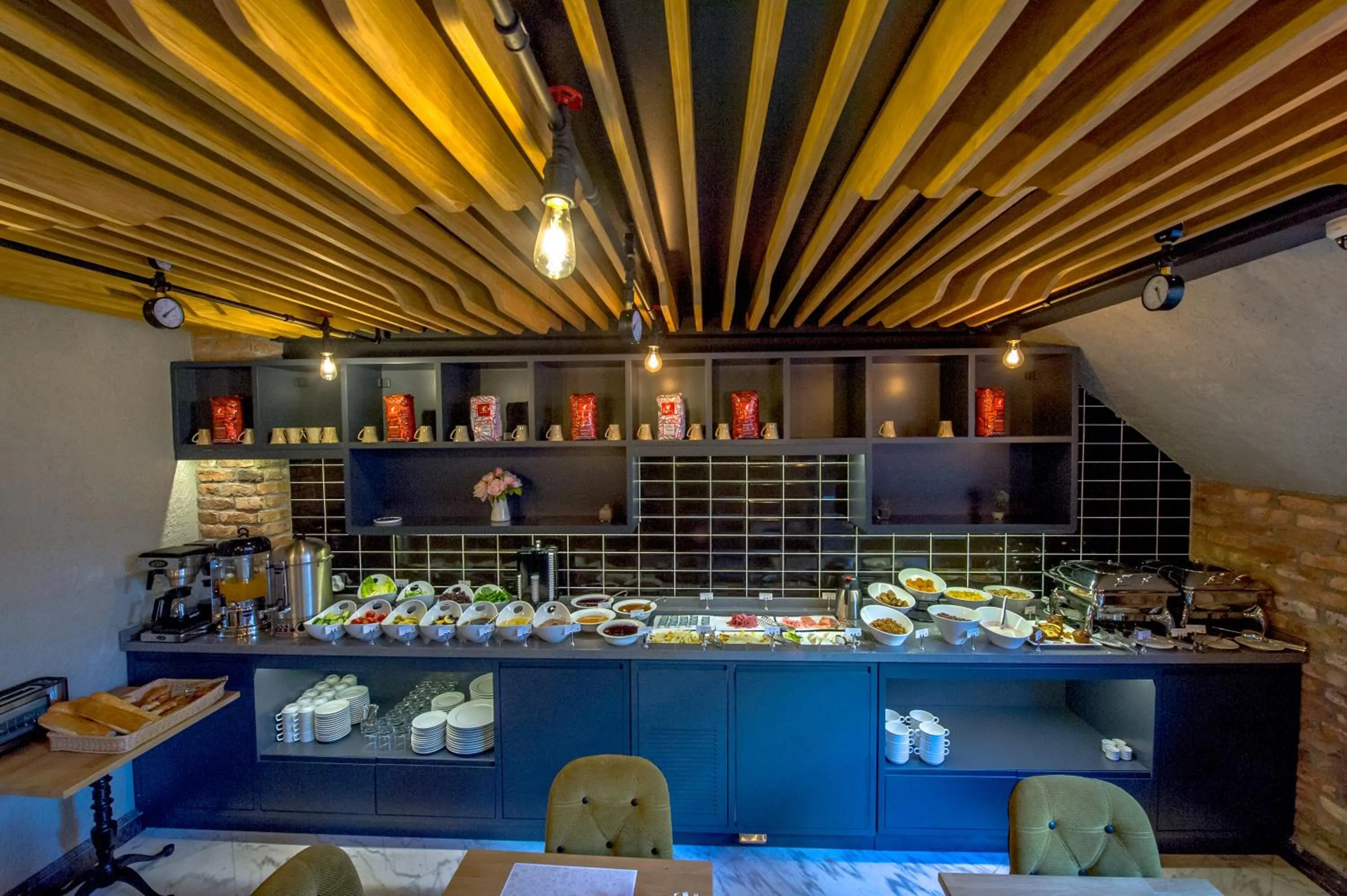 Buffet breakfast in Homelike Residence