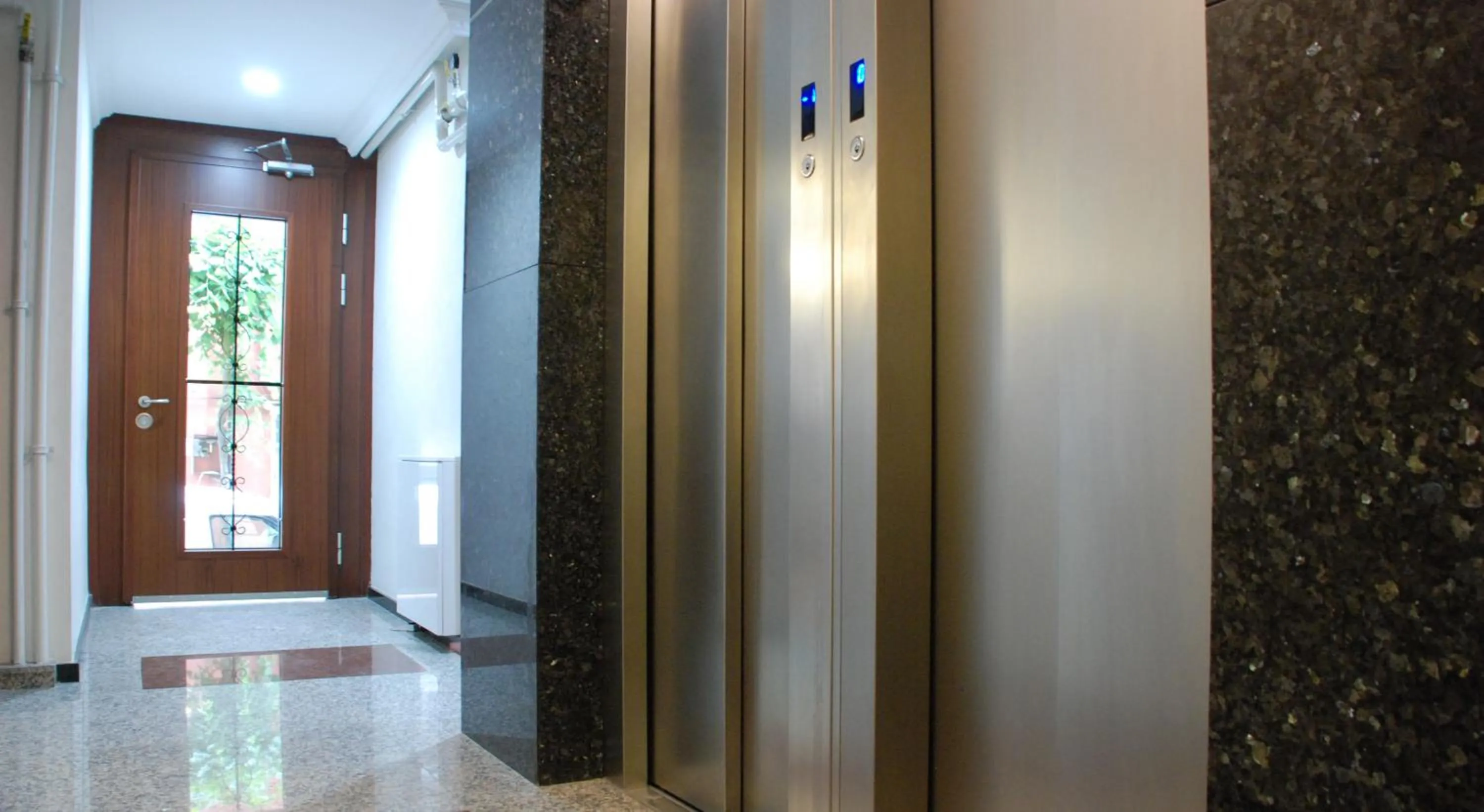 Decorative detail in Homelike Residence