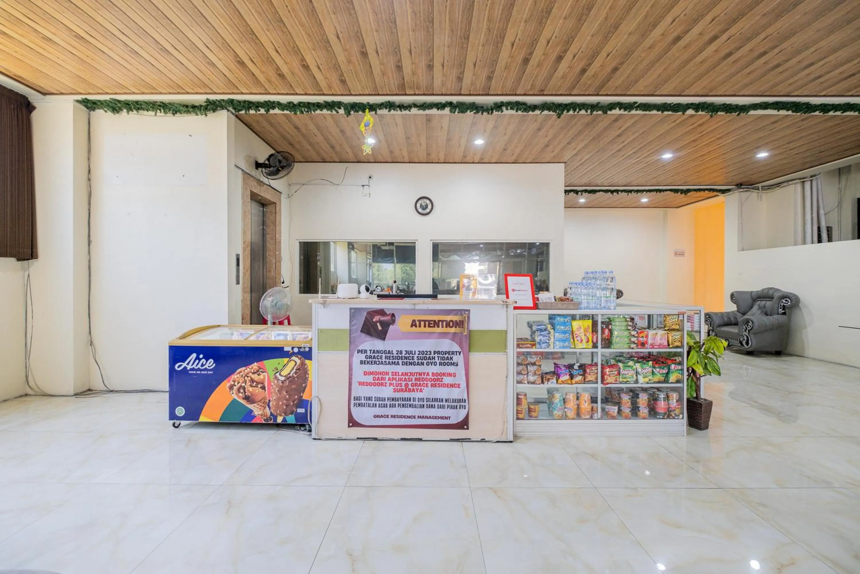 On-site shops in RedDoorz Plus @ Grace Residence Surabaya