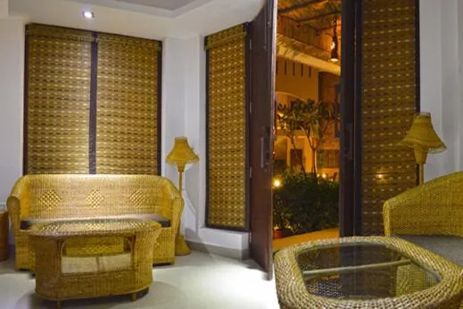 Seating area in Corbett Tusker Trail