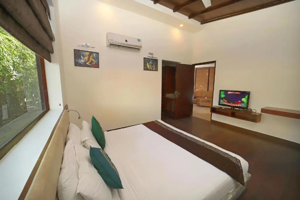 TV and multimedia, Bed in Corbett Tusker Trail