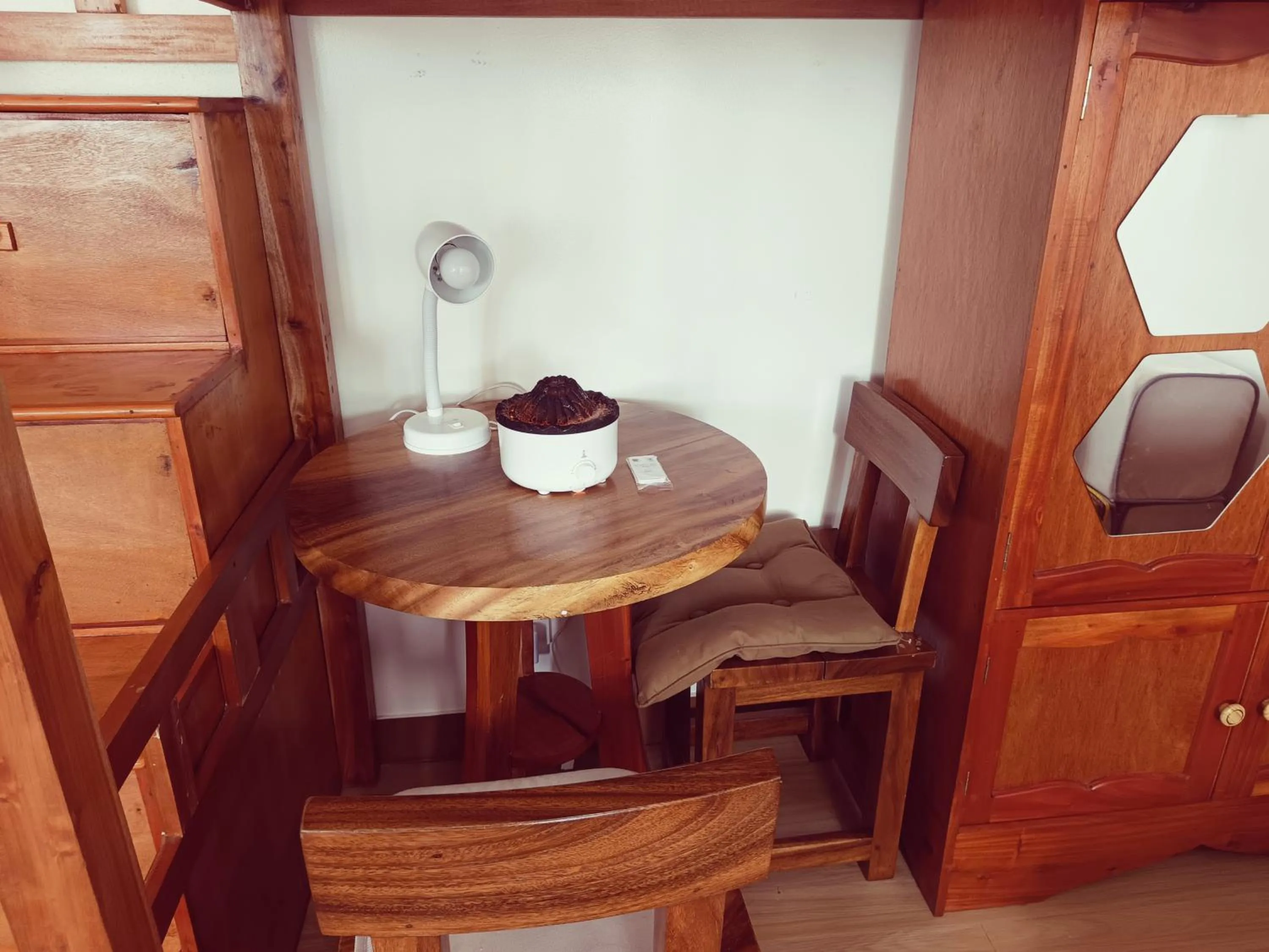 Seating area in Happy Stays B - End Unit Greenery View at SMDC Hope Residences