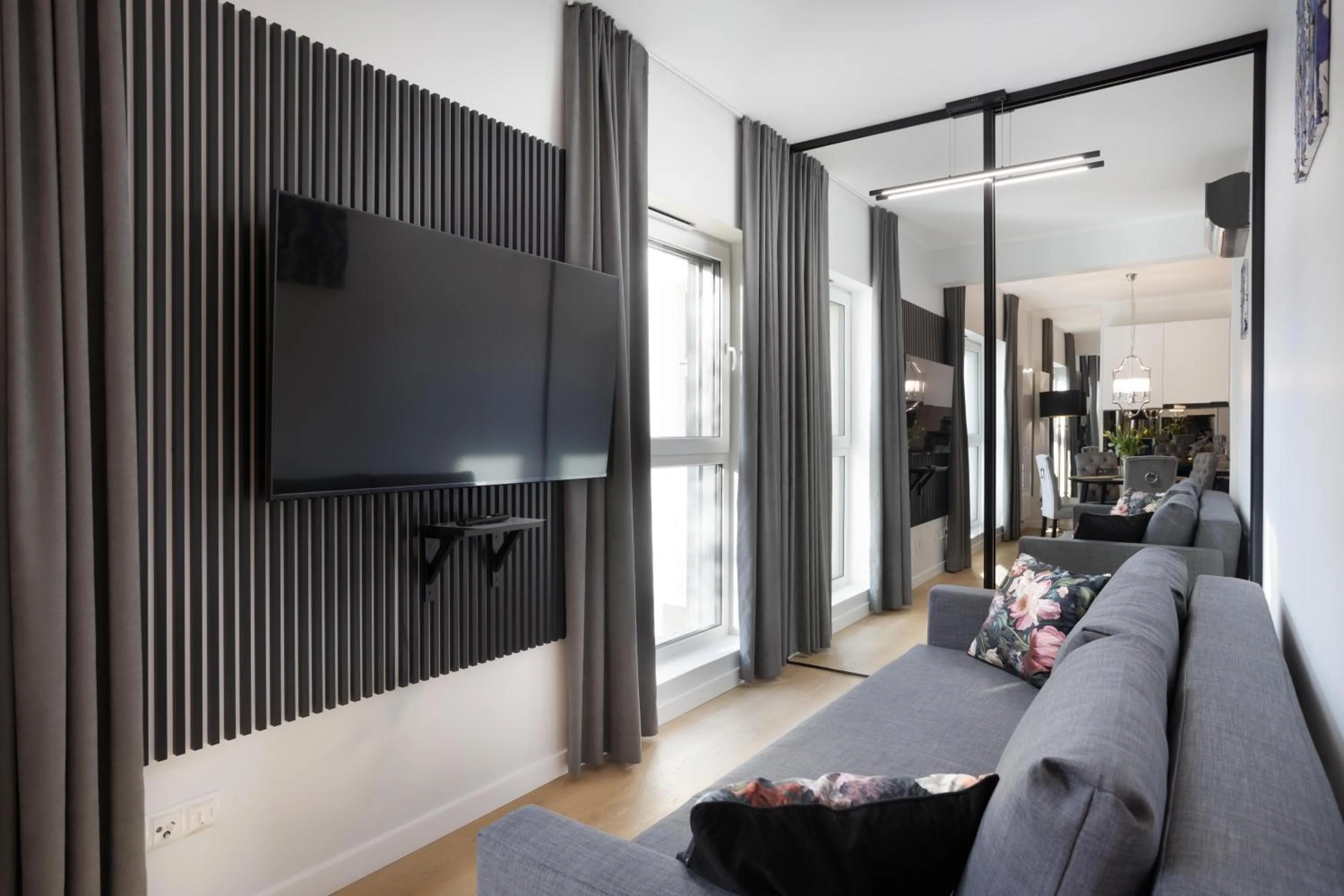 TV and multimedia in Aparthotel City Break Plac Wolności 6