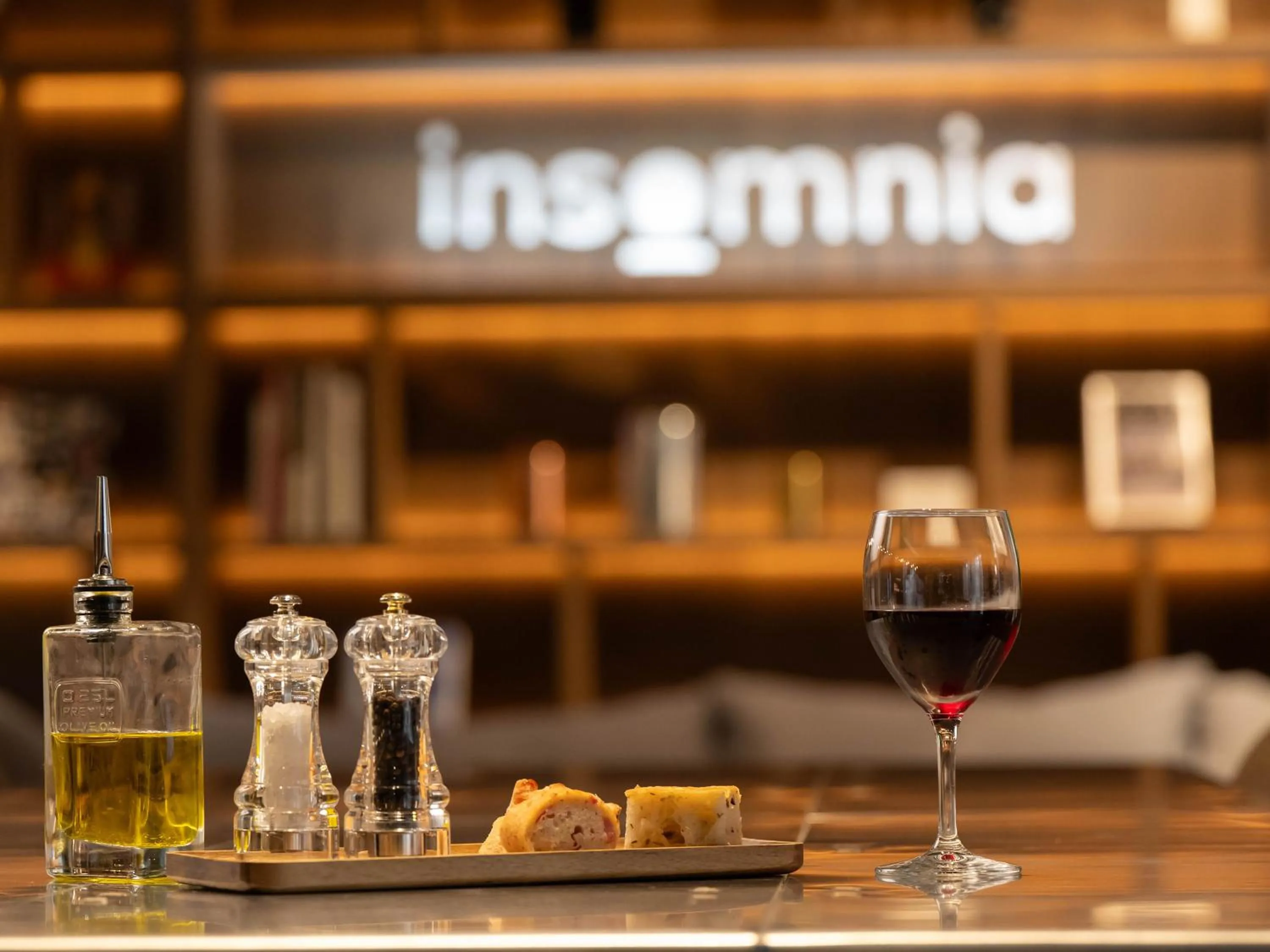 Lounge or bar in insomnia KYOTO OIKE