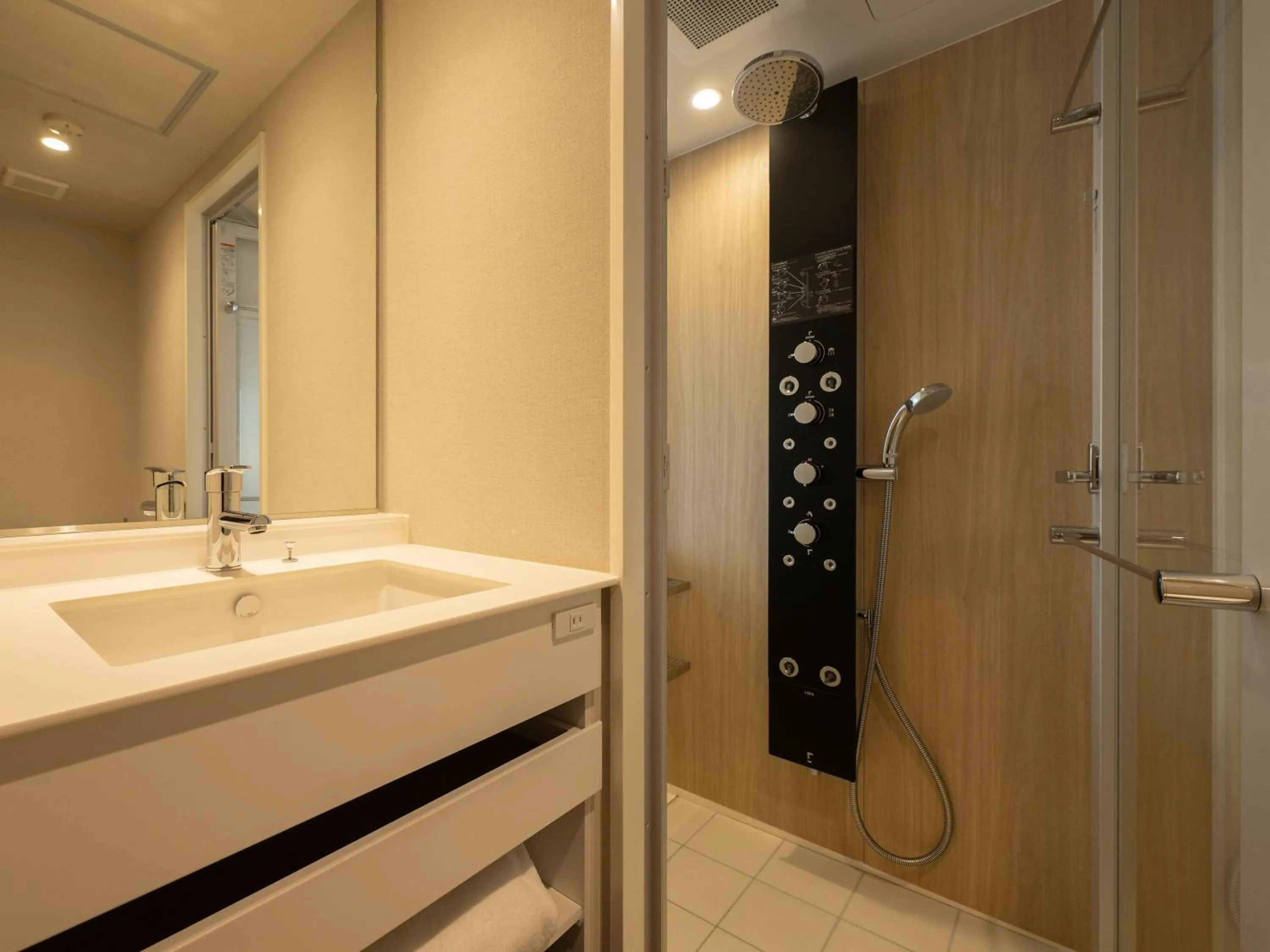 Bathroom in insomnia KYOTO OIKE