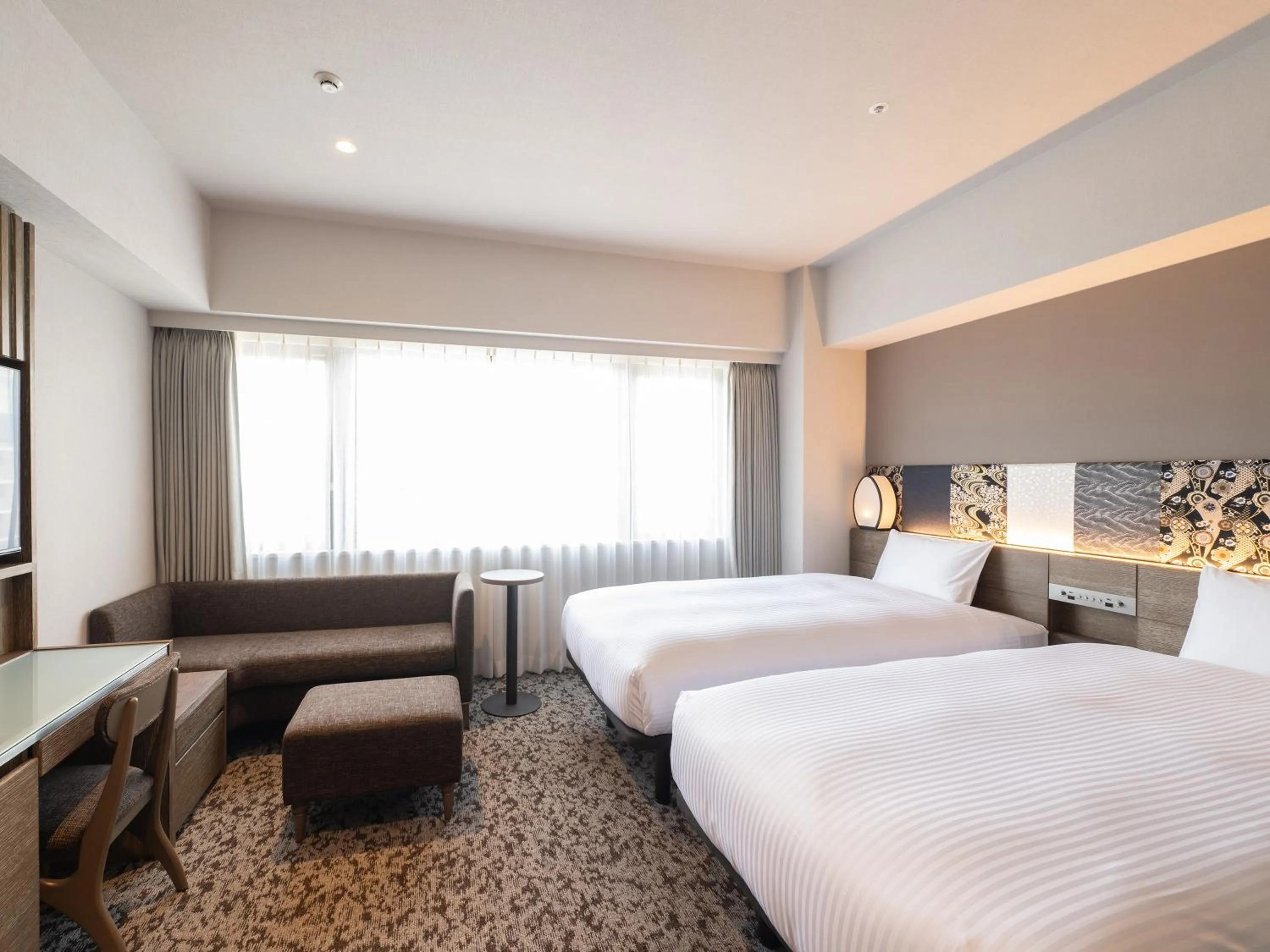 Photo of the whole room, Bed in insomnia KYOTO OIKE