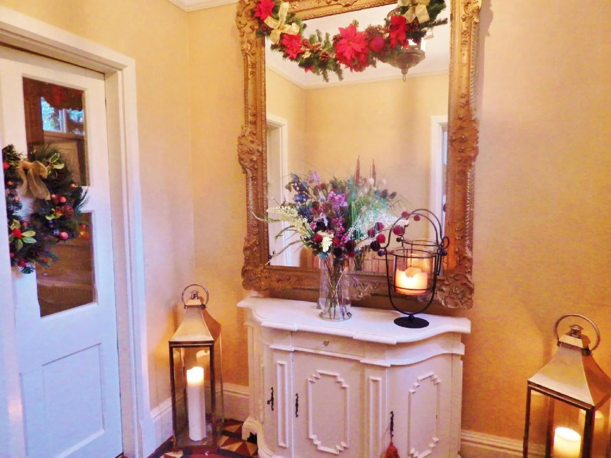 Decorative detail in Westgate Manor