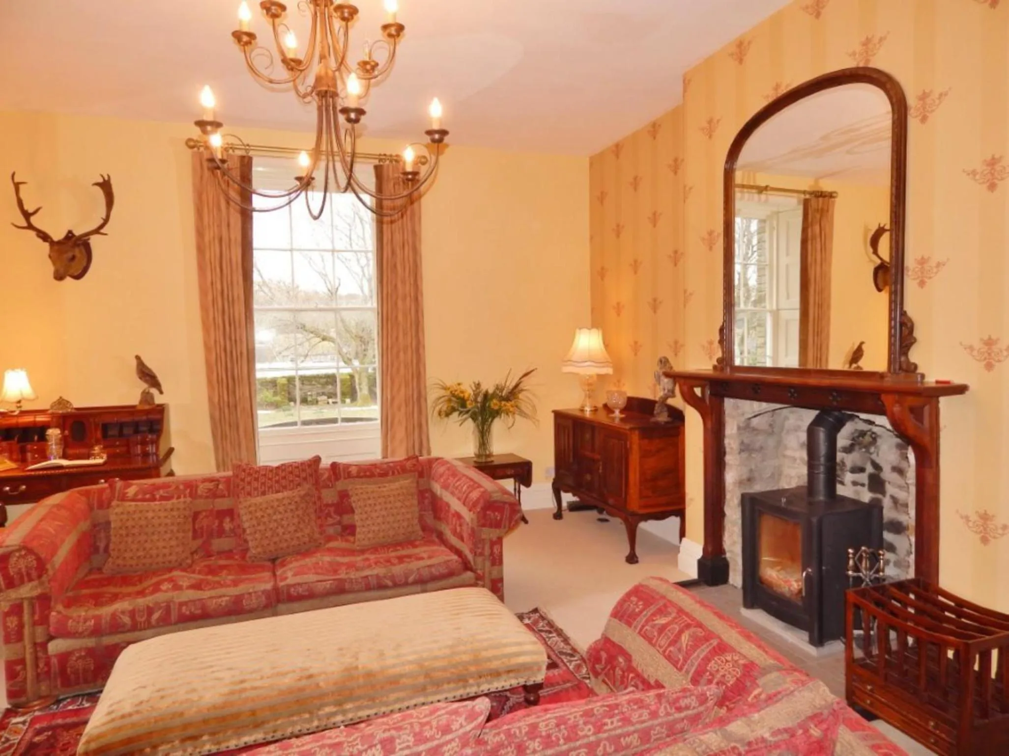 Communal lounge/ TV room in Westgate Manor