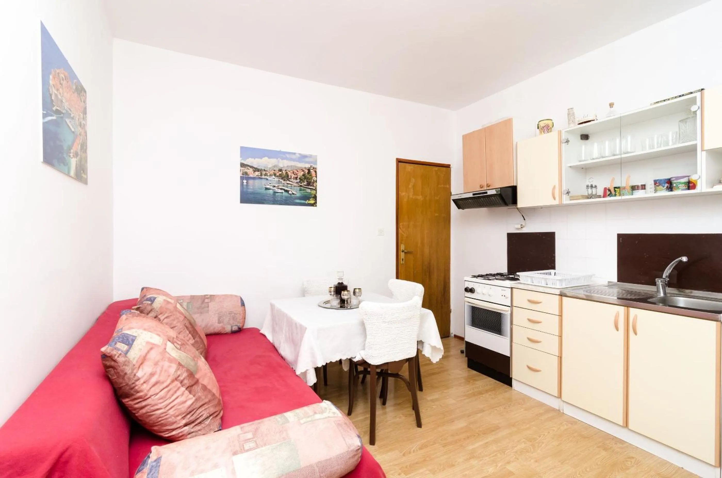Guest House Kola