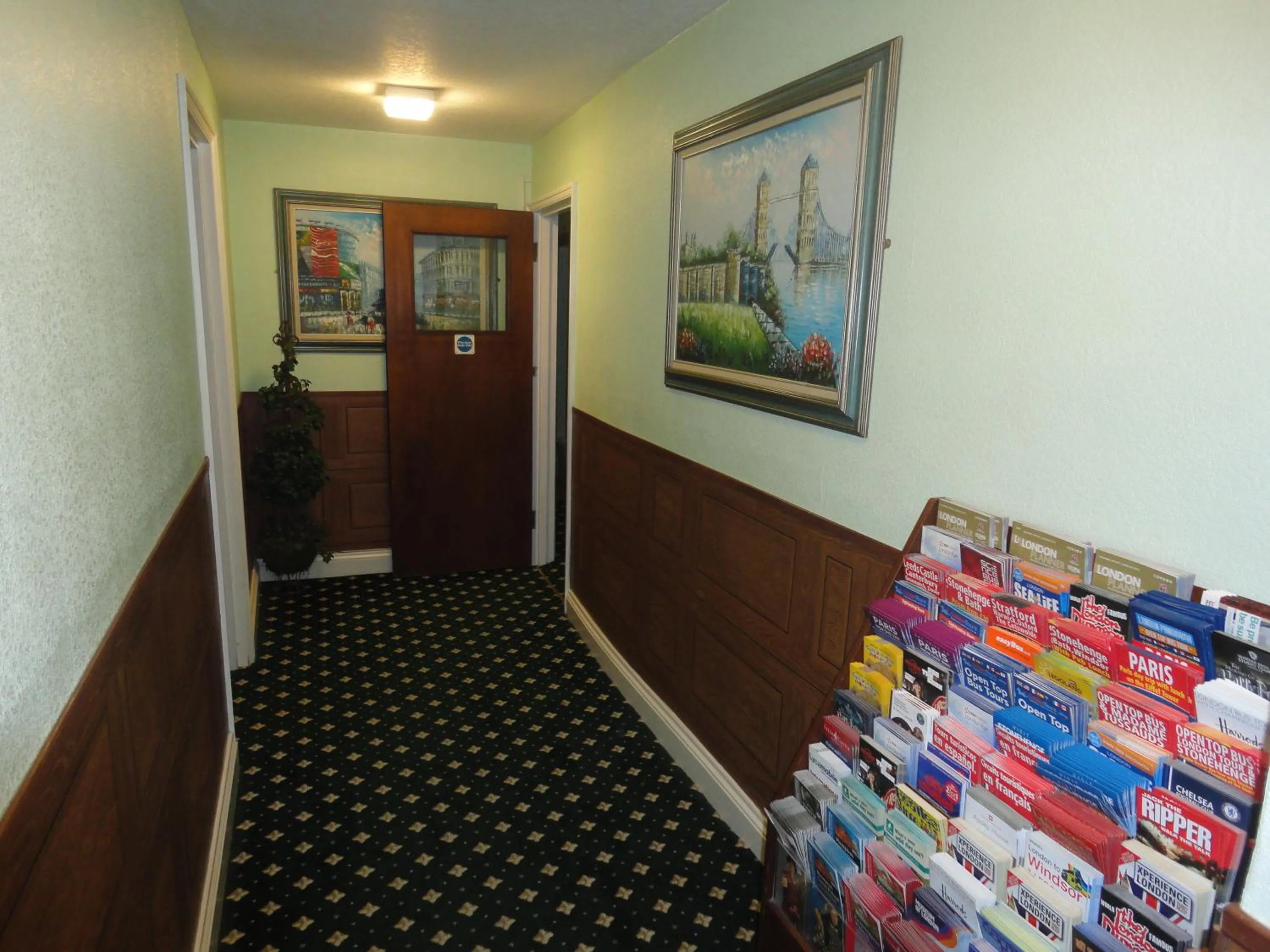 Lobby or reception in Warwick Lodge