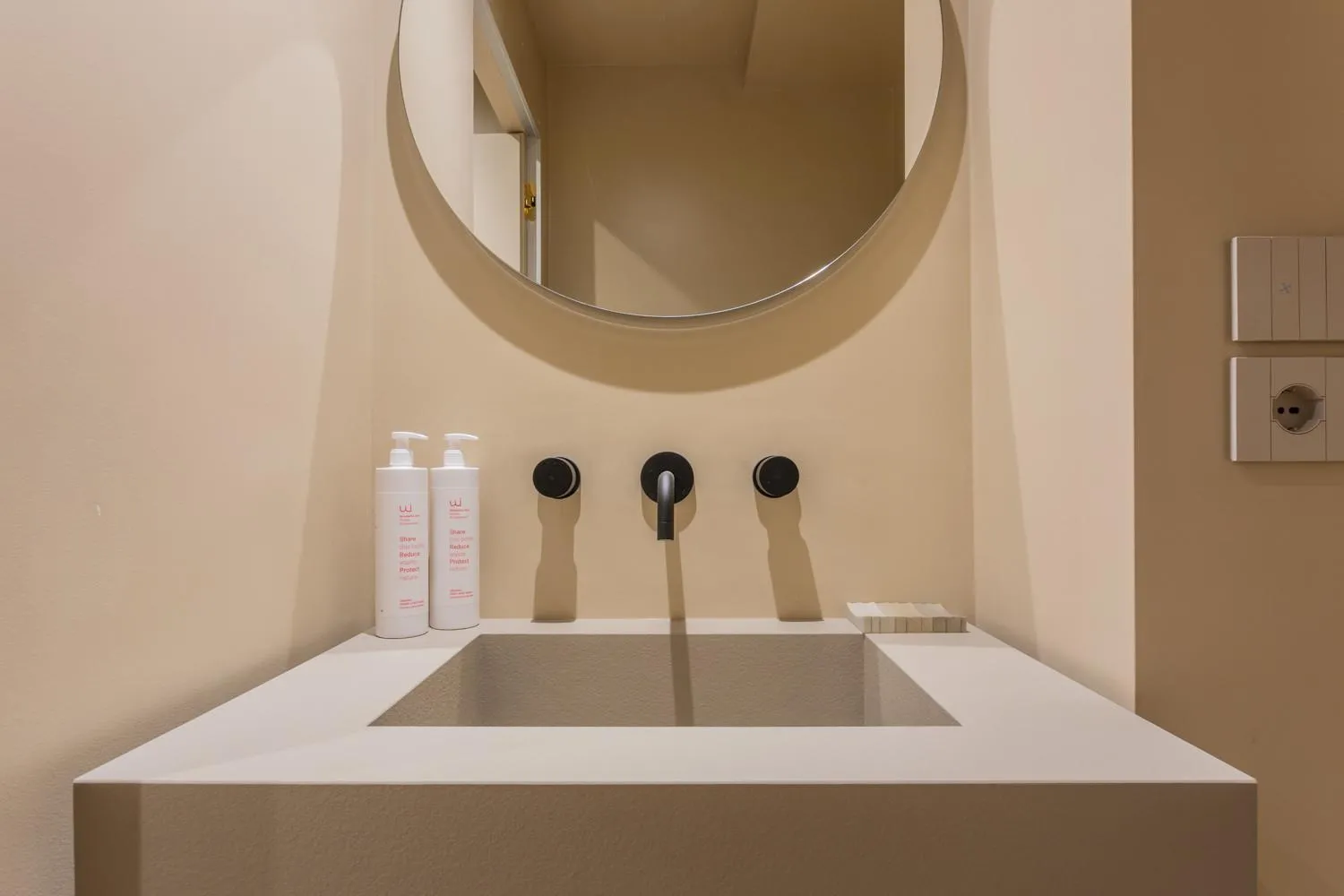 Bathroom in Lagrange Design Apartments by Wonderful Italy