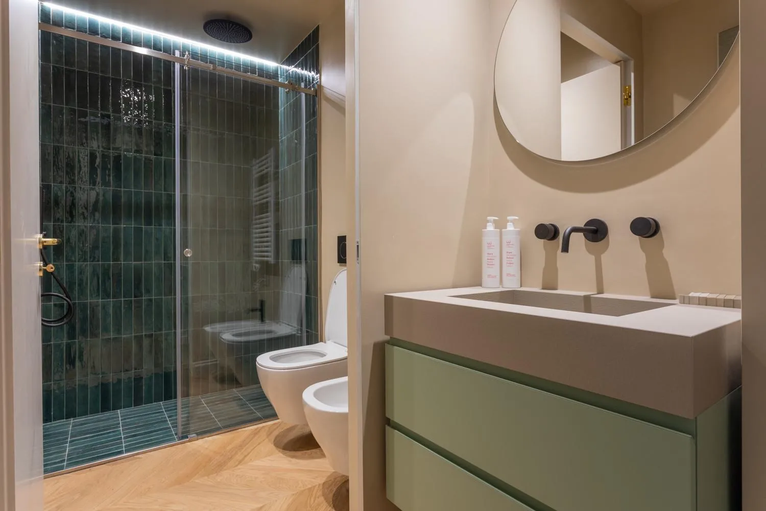 Bathroom in Lagrange Design Apartments by Wonderful Italy
