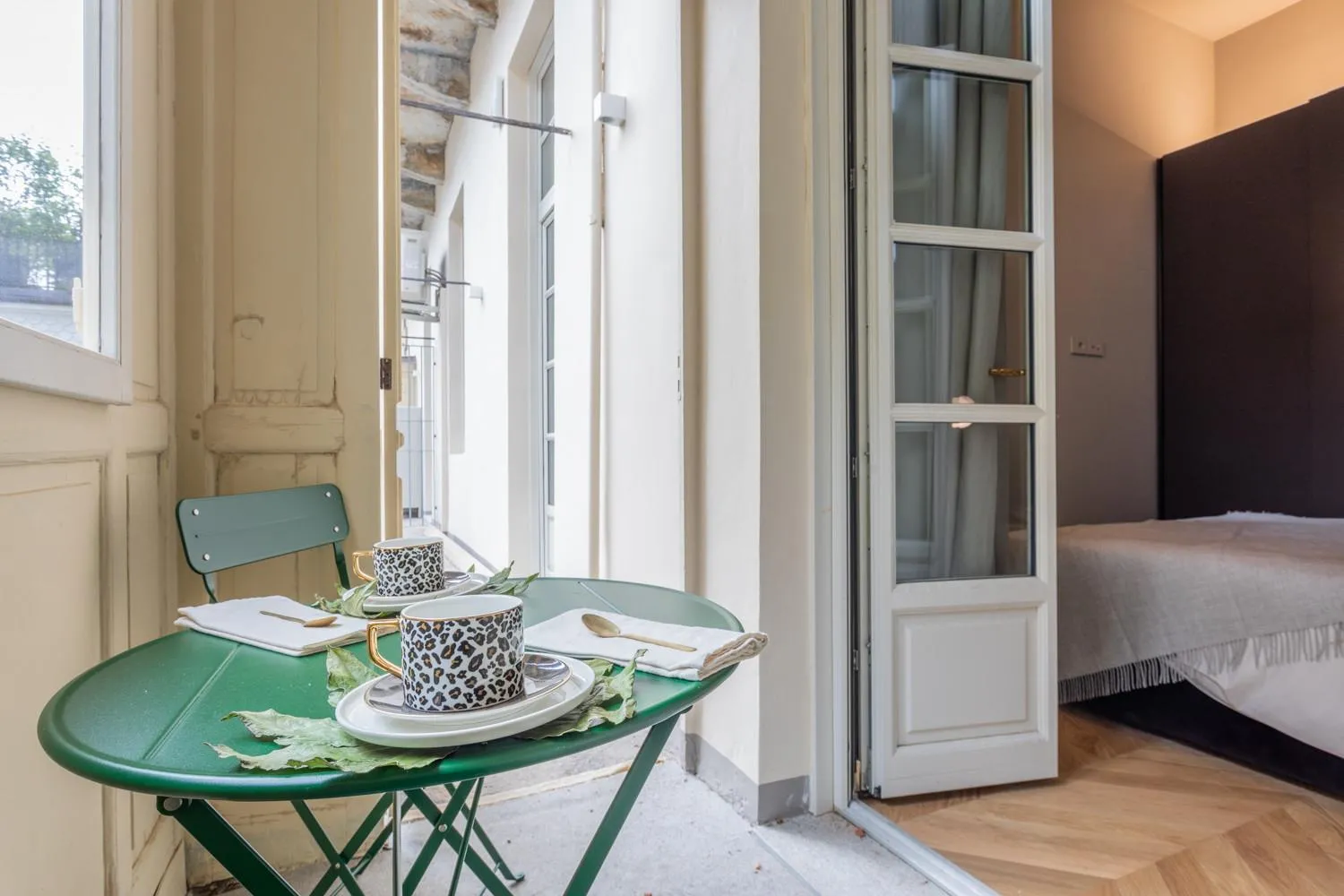 Balcony/Terrace, Bed in Lagrange Design Apartments by Wonderful Italy