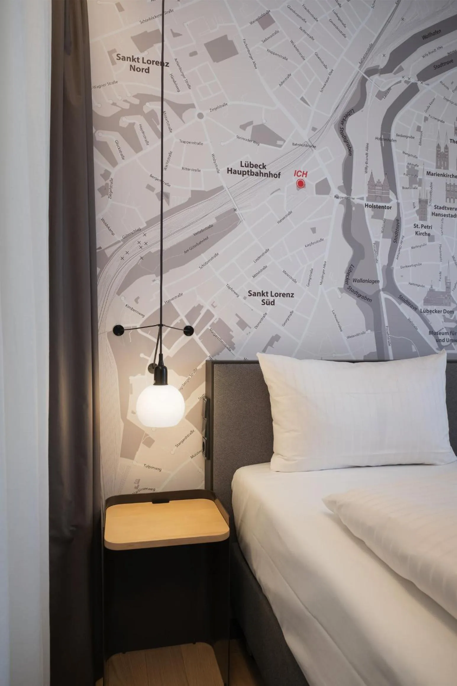 Decorative detail, Bed in IntercityHotel Lübeck