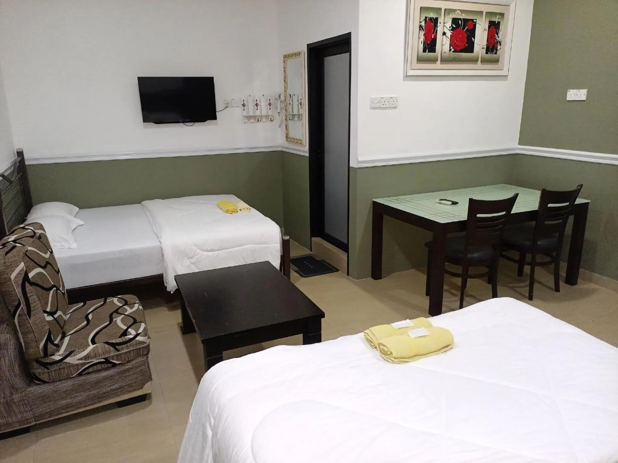 Bedroom, Bed in Hotel Seri Intan Tampin