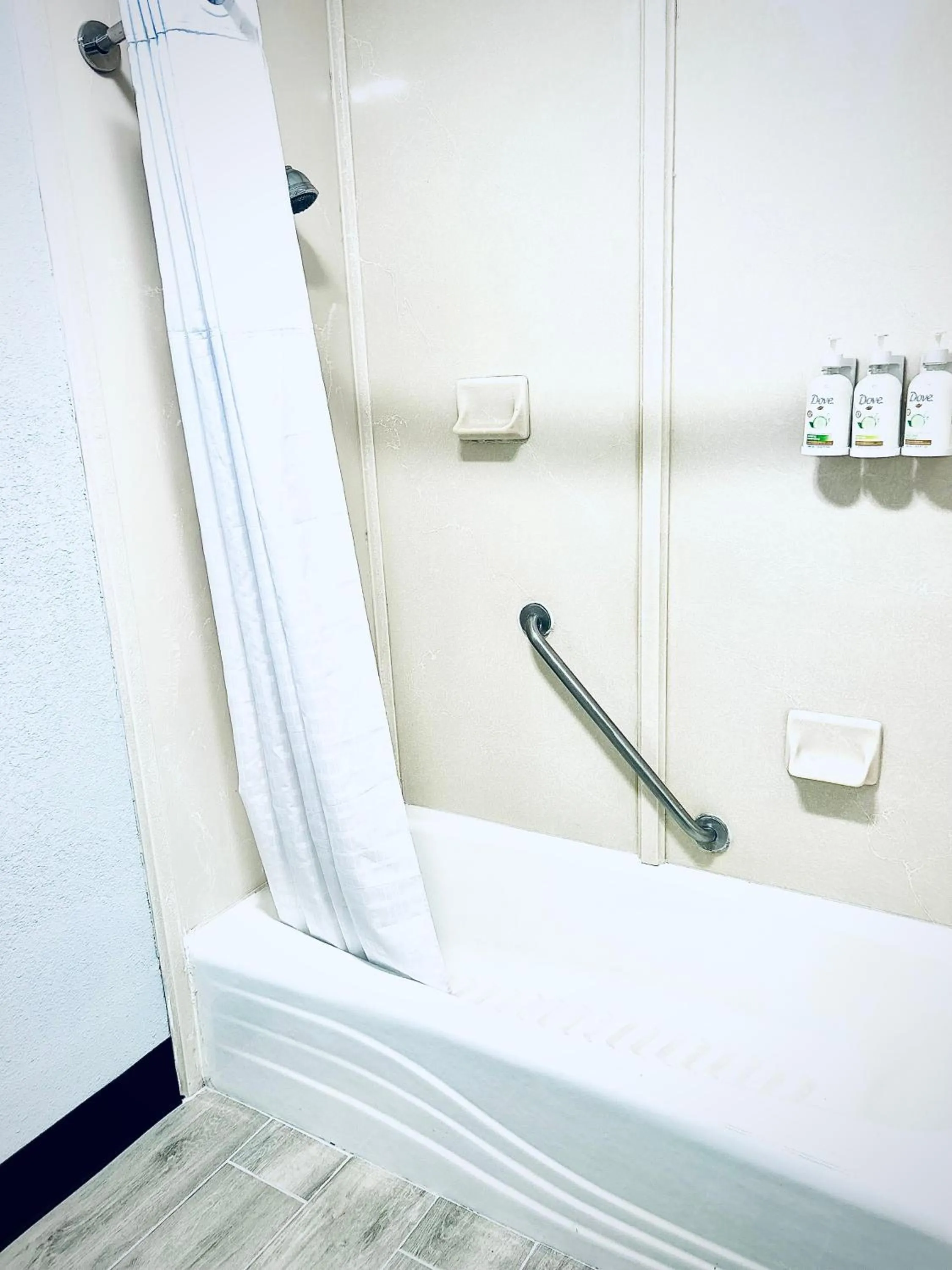 Shower in Baymont by Wyndham Ardmore I-35