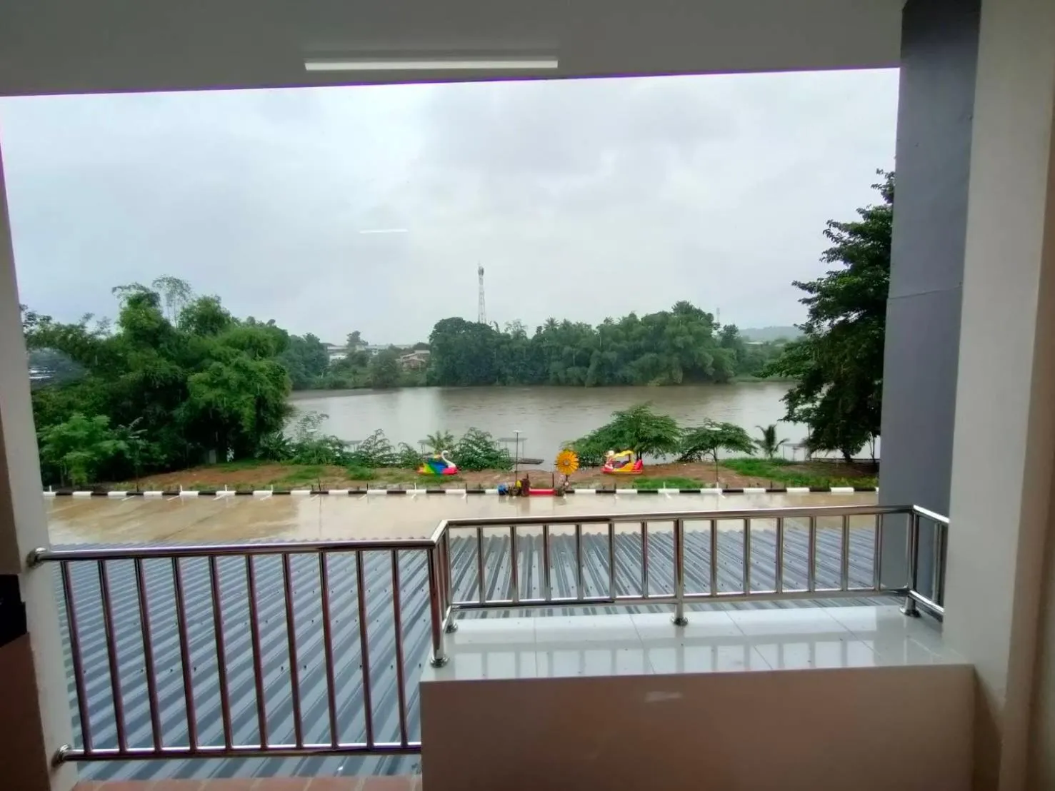 Patio in โรงแรมดีดีธาราอิน - DD tara inn