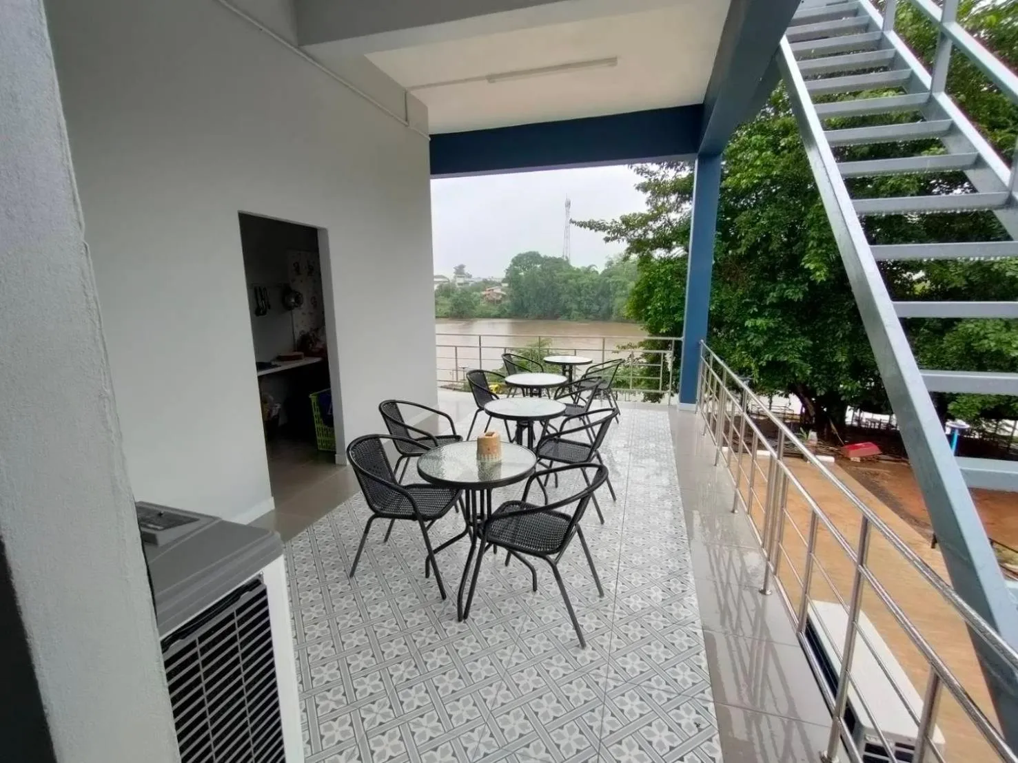 Patio in โรงแรมดีดีธาราอิน - DD tara inn