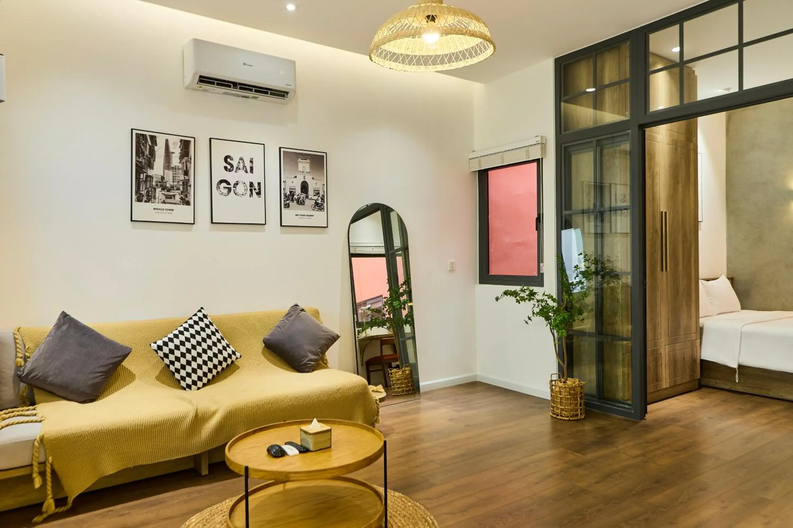 Suite with Balcony in Kin Wander Tân Quy Suite with Balcony in Kin Wander Tân Quy