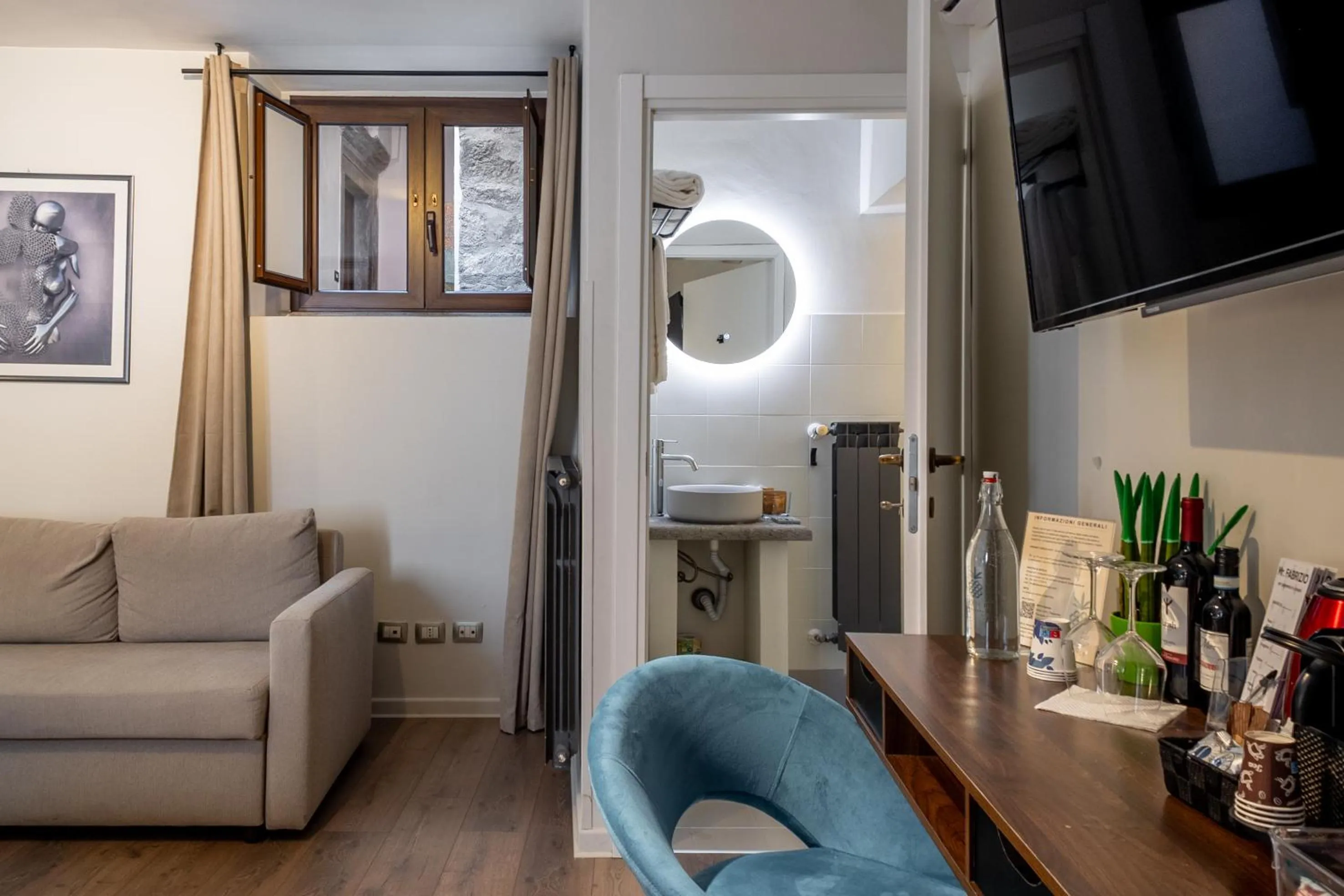 Photo of the whole room in SOHO Piaggiarelle by Dasso - Guest House