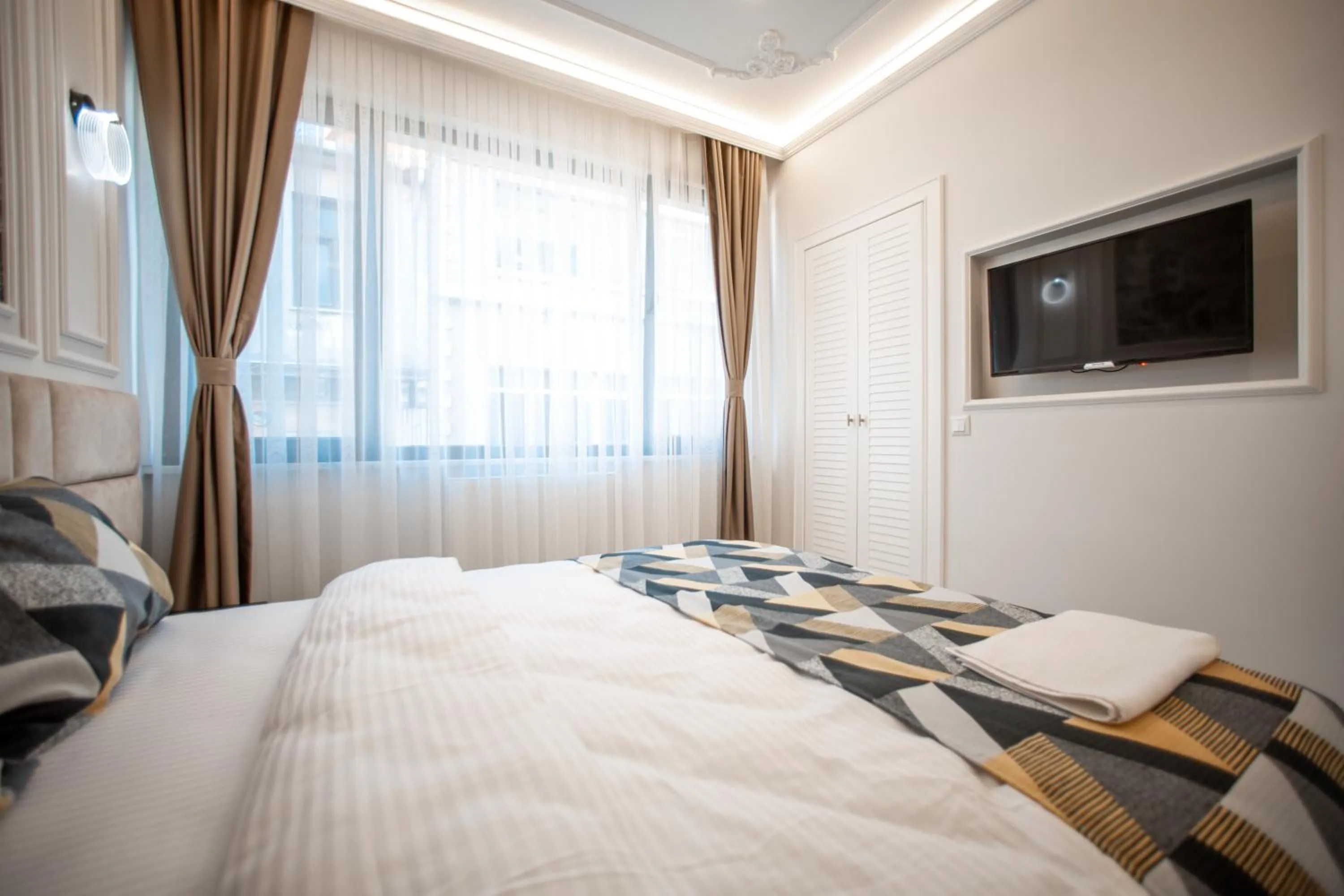 Bed in Megalos Galata Hotel