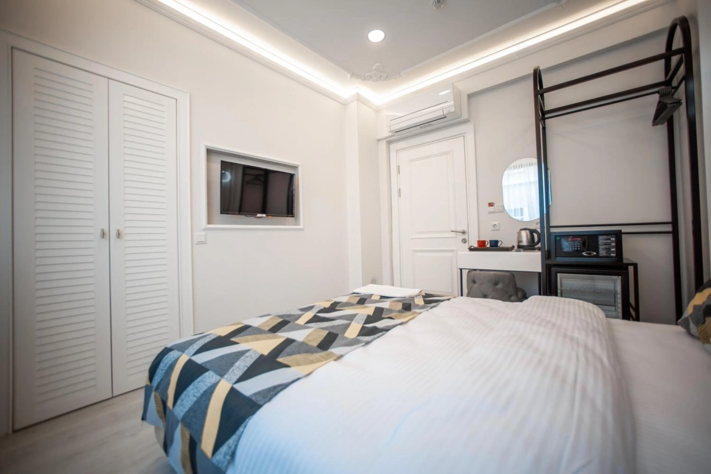 Bed in Megalos Galata Hotel