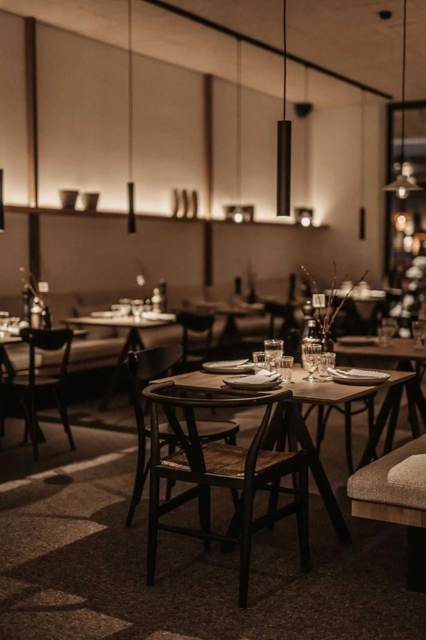 Restaurant/places to eat in kerii - adults boutique hotel